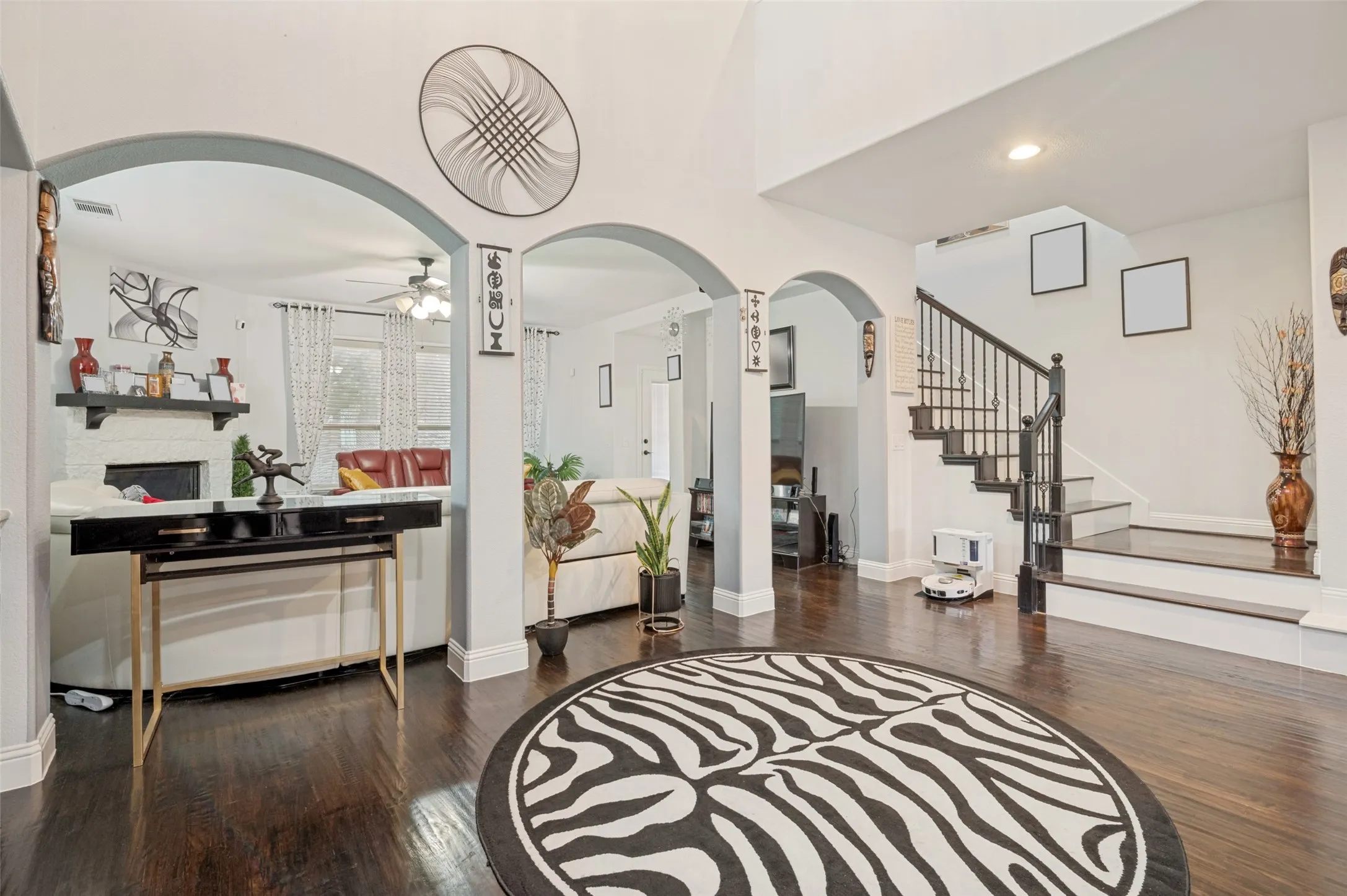 Single Family Residence For Sale in Tarrant County , 2311 Tawny Owl Road, Grand Prairie, Texas 75052, 4 Bedroom, 4 Bathroom, 3 Garage spaces, 3,010 Sqft, built in 2013, mls#21333872, Real Estate Agent in Grand Prairie, Homes For Sale in Tarrant county, Homes For Sale in Grand Prairie, Realtor in Grand Prairie Texas, Real Estate Brokerage Independent Realty Texas, Luminita Cordes Realtor