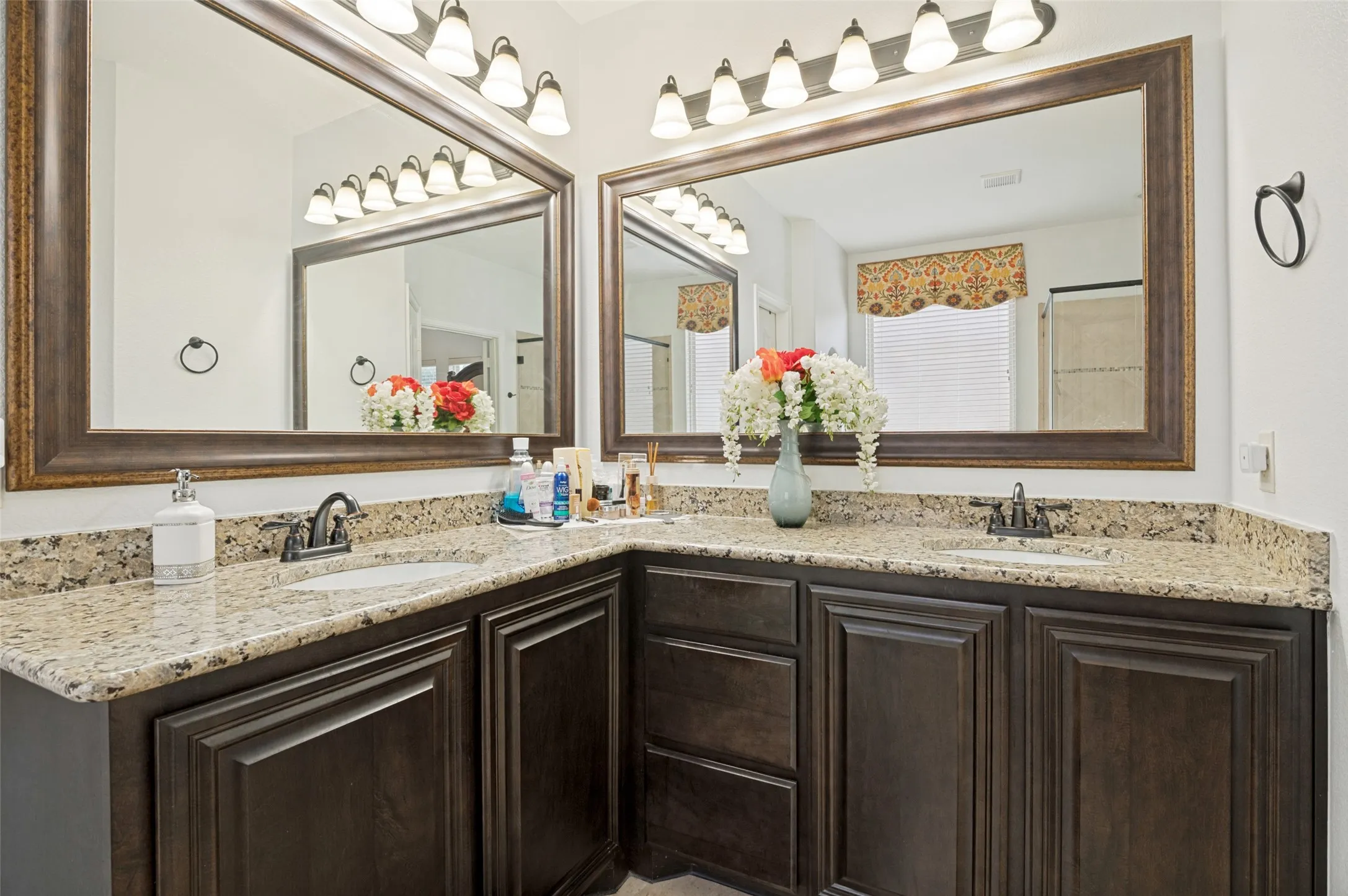 Single Family Residence For Sale in Tarrant County , 2311 Tawny Owl Road, Grand Prairie, Texas 75052, 4 Bedroom, 4 Bathroom, 3 Garage spaces, 3,010 Sqft, built in 2013, mls#21333872, Real Estate Agent in Grand Prairie, Homes For Sale in Tarrant county, Homes For Sale in Grand Prairie, Realtor in Grand Prairie Texas, Real Estate Brokerage Independent Realty Texas, Luminita Cordes Realtor