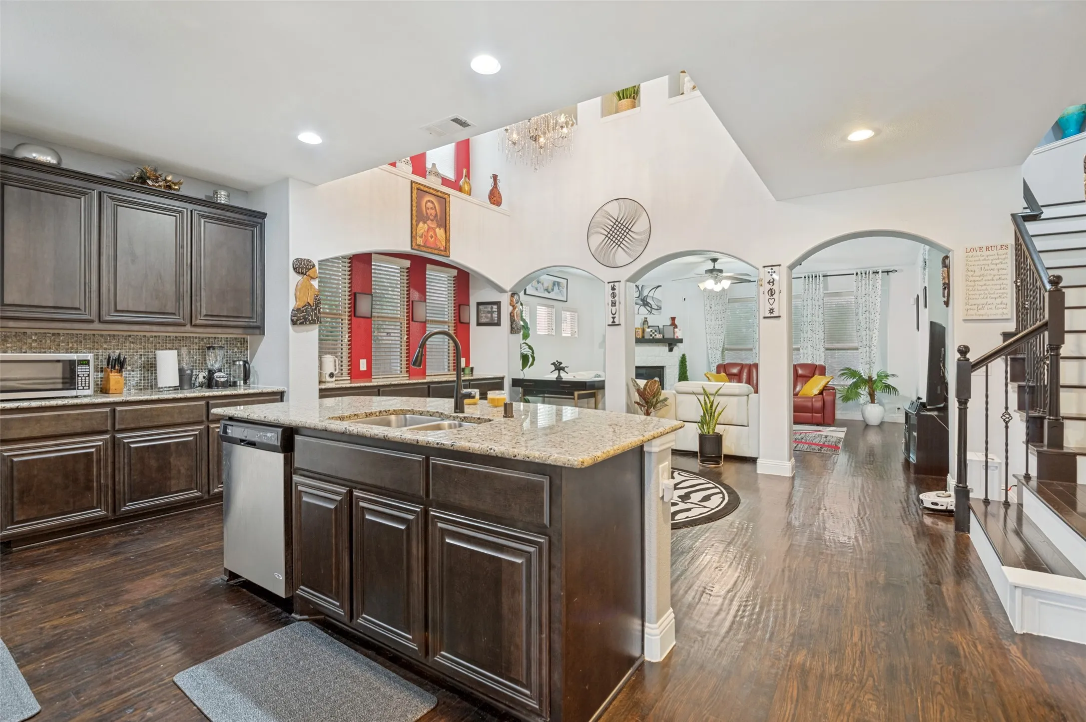 Single Family Residence For Sale in Tarrant County , 2311 Tawny Owl Road, Grand Prairie, Texas 75052, 4 Bedroom, 4 Bathroom, 3 Garage spaces, 3,010 Sqft, built in 2013, mls#21333872, Real Estate Agent in Grand Prairie, Homes For Sale in Tarrant county, Homes For Sale in Grand Prairie, Realtor in Grand Prairie Texas, Real Estate Brokerage Independent Realty Texas, Luminita Cordes Realtor