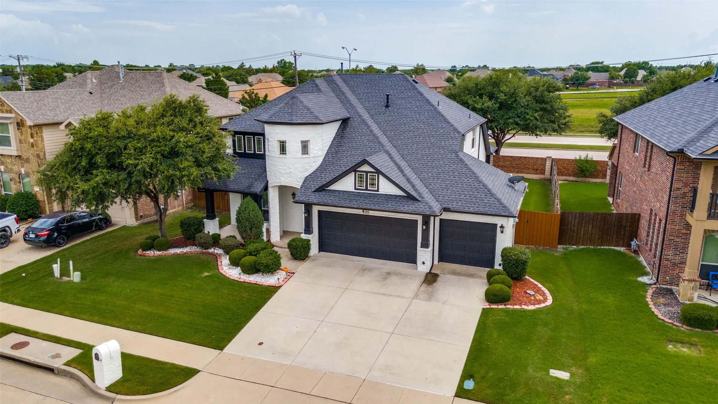 Single Family Residence For Sale in Tarrant County , 2311 Tawny Owl Road, Grand Prairie, Texas 75052, 4 Bedroom, 4 Bathroom, 3 Garage spaces, 3,010 Sqft, built in 2013, mls#21333872, Real Estate Agent in Grand Prairie, Homes For Sale in Tarrant county, Homes For Sale in Grand Prairie, Realtor in Grand Prairie Texas, Real Estate Brokerage Independent Realty Texas, Luminita Cordes Realtor