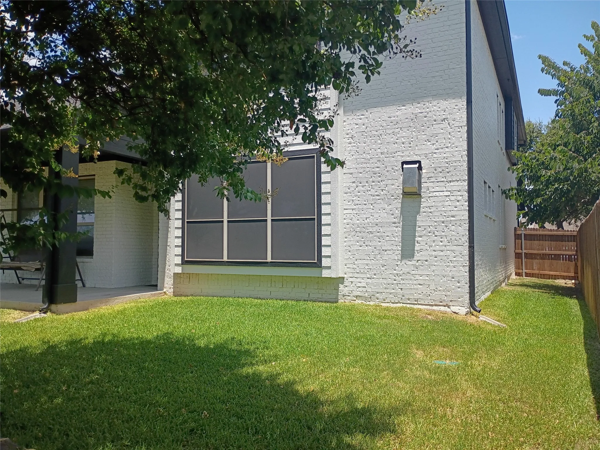 Single Family Residence For Sale in Tarrant County , 2311 Tawny Owl Road, Grand Prairie, Texas 75052, 4 Bedroom, 4 Bathroom, 3 Garage spaces, 3,010 Sqft, built in 2013, mls#21333872, Real Estate Agent in Grand Prairie, Homes For Sale in Tarrant county, Homes For Sale in Grand Prairie, Realtor in Grand Prairie Texas, Real Estate Brokerage Independent Realty Texas, Luminita Cordes Realtor