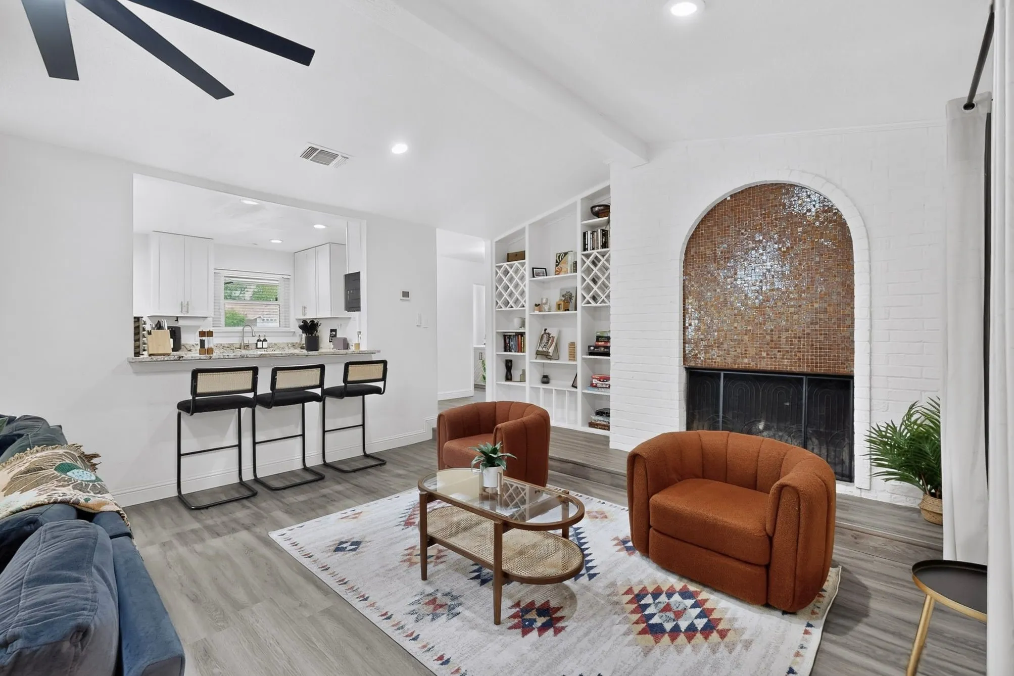 Single Family Residence For Sale in Dallas County , 3508 Grande Bulevar, Irving, Texas 75062, 4 Bedroom, 3 Bathroom, 1 Garage spaces, 2,680 Sqft, built in 1967, mls#21329784, Real Estate Agent in Irving, Homes For Sale in Dallas county, Homes For Sale in Irving, Realtor in Irving Texas, Real Estate Brokerage Independent Realty Texas, Luminita Cordes Realtor
