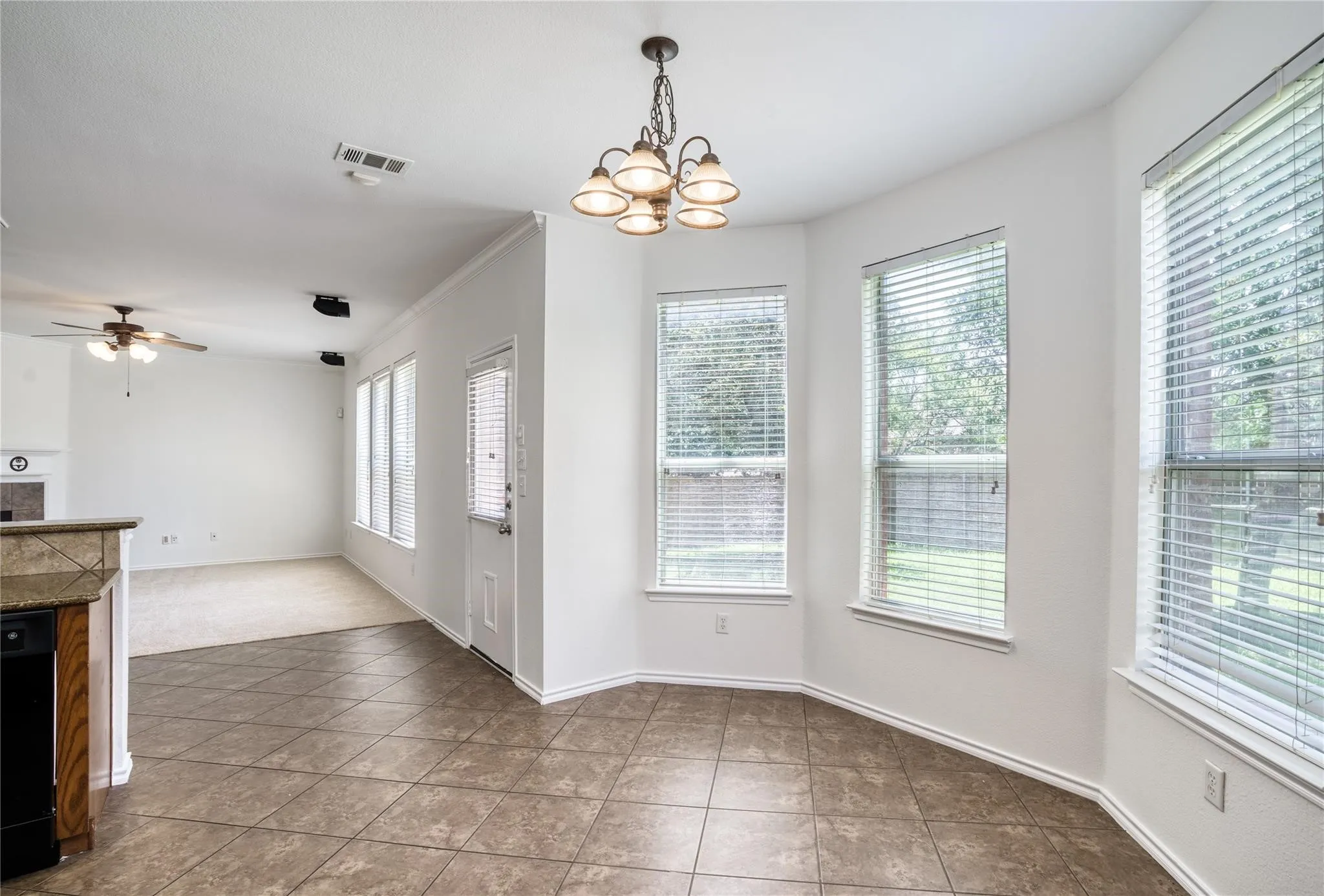 Single Family Residence For Rent in Tarrant County , 9909 Delamere Drive, Fort Worth, Texas 76244, 3 Bedroom, 3 Bathroom, 2 Garage spaces, 2,210 Sqft, built in 2004, mls#21334568, Real Estate Agent in Fort Worth, Homes For Rent in Tarrant county, Homes For Rent in Fort Worth, Realtor in Fort Worth Texas, Real Estate Brokerage Independent Realty Texas, Luminita Cordes Realtor