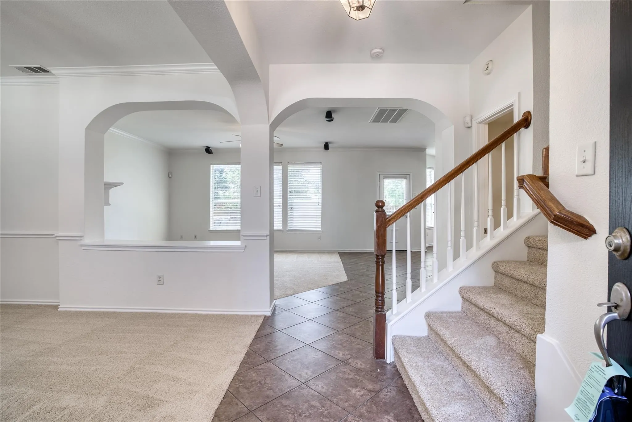 Single Family Residence For Rent in Tarrant County , 9909 Delamere Drive, Fort Worth, Texas 76244, 3 Bedroom, 3 Bathroom, 2 Garage spaces, 2,210 Sqft, built in 2004, mls#21334568, Real Estate Agent in Fort Worth, Homes For Rent in Tarrant county, Homes For Rent in Fort Worth, Realtor in Fort Worth Texas, Real Estate Brokerage Independent Realty Texas, Luminita Cordes Realtor