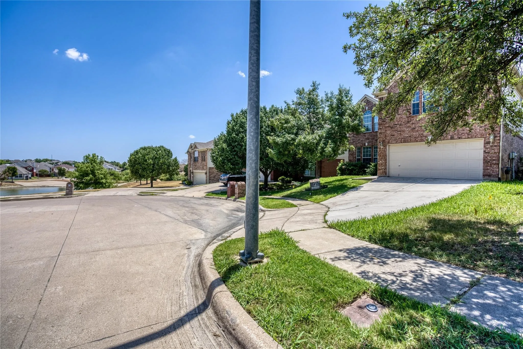 Single Family Residence For Rent in Tarrant County , 9909 Delamere Drive, Fort Worth, Texas 76244, 3 Bedroom, 3 Bathroom, 2 Garage spaces, 2,210 Sqft, built in 2004, mls#21334568, Real Estate Agent in Fort Worth, Homes For Rent in Tarrant county, Homes For Rent in Fort Worth, Realtor in Fort Worth Texas, Real Estate Brokerage Independent Realty Texas, Luminita Cordes Realtor
