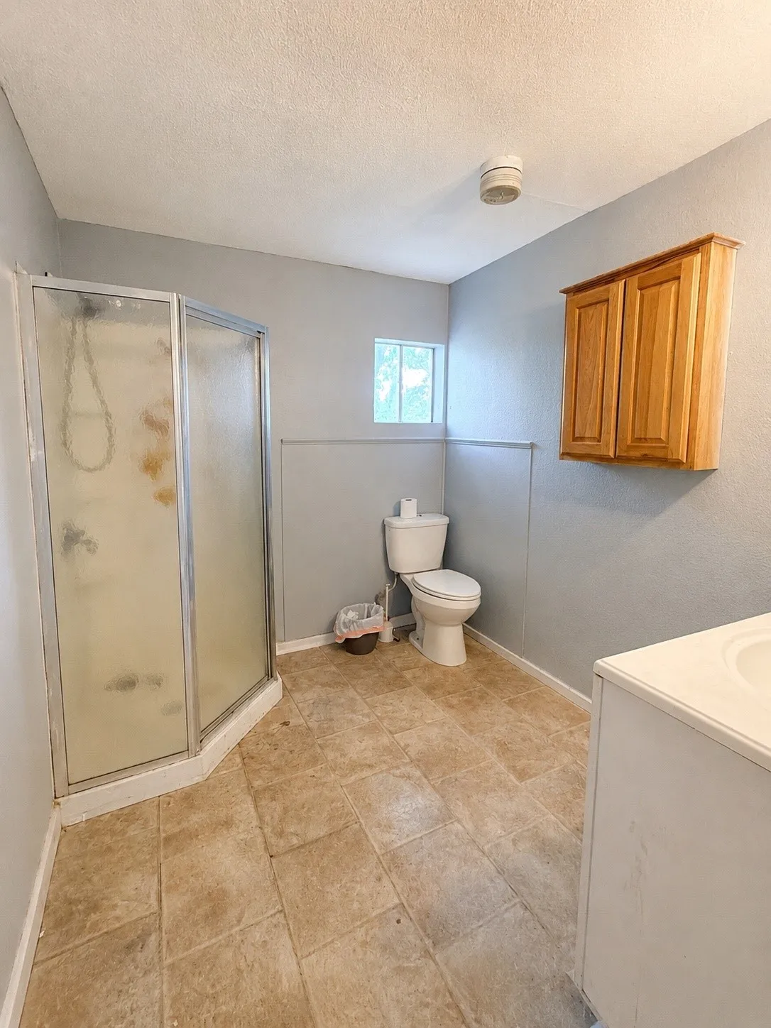 Single Family Residence For Sale in Henderson County , 205 Loon Bay Drive, Gun Barrel City, Texas 75156, 5 Bedroom, 2 Bathroom, 1 Garage spaces, 2,064 Sqft, built in 1974, mls#21330313, Real Estate Agent in Gun Barrel City, Homes For Sale in Henderson county, Homes For Sale in Gun Barrel City, Realtor in Gun Barrel City Texas, Real Estate Brokerage Independent Realty Texas, Luminita Cordes Realtor
