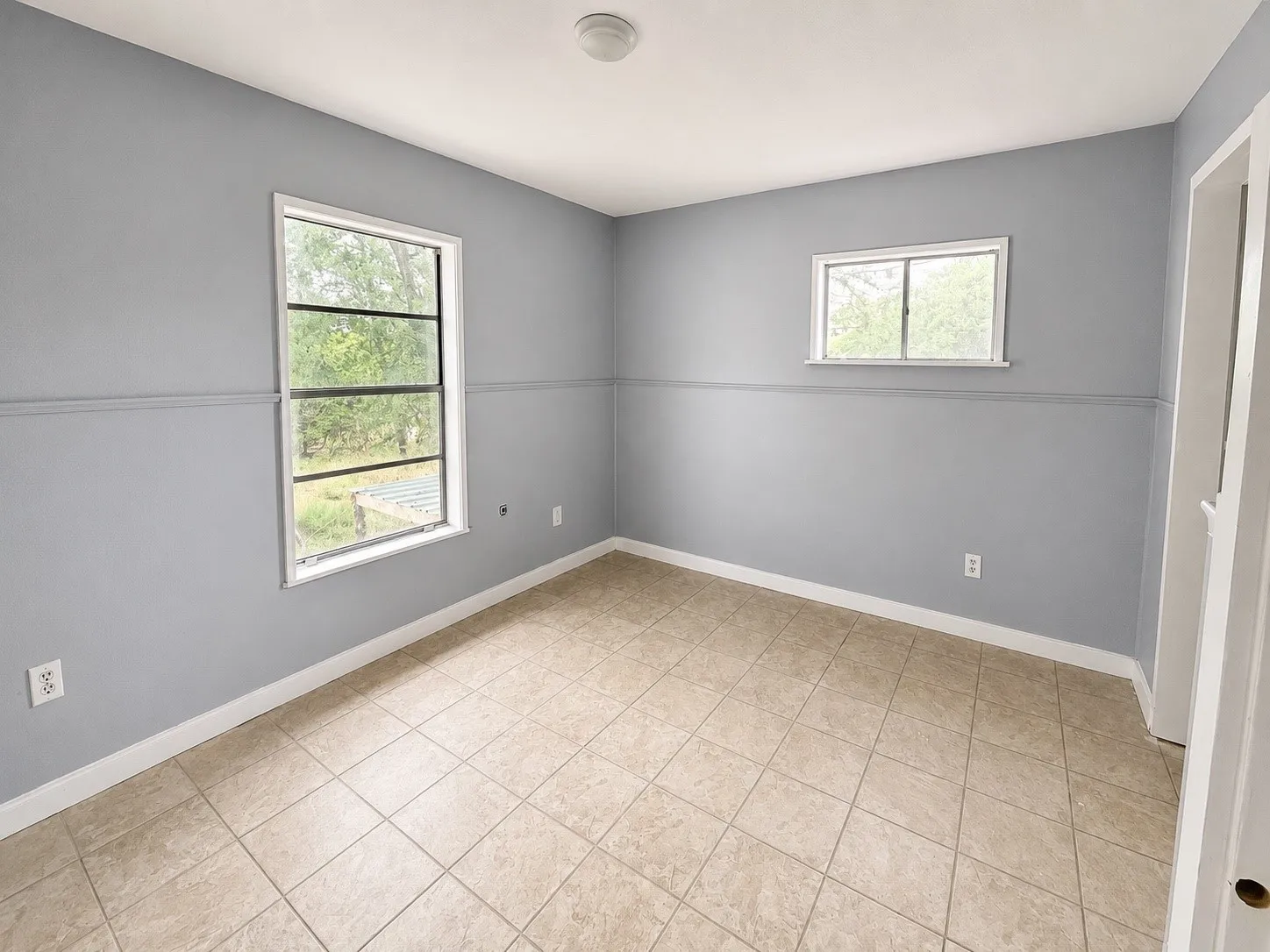 Single Family Residence For Sale in Henderson County , 205 Loon Bay Drive, Gun Barrel City, Texas 75156, 5 Bedroom, 2 Bathroom, 1 Garage spaces, 2,064 Sqft, built in 1974, mls#21330313, Real Estate Agent in Gun Barrel City, Homes For Sale in Henderson county, Homes For Sale in Gun Barrel City, Realtor in Gun Barrel City Texas, Real Estate Brokerage Independent Realty Texas, Luminita Cordes Realtor