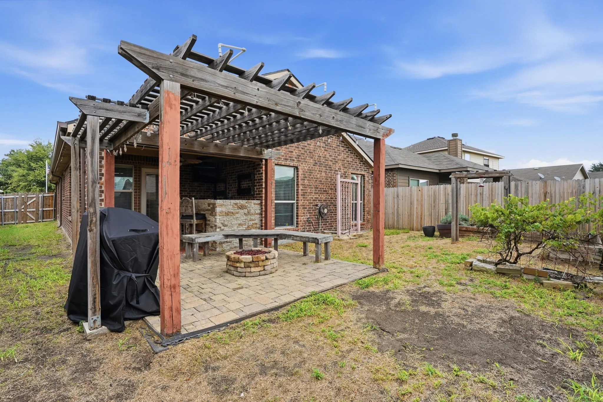 Single Family Residence For Sale in Kaufman County , 2006 Victorian Drive, Heartland, Texas 75126, 3 Bedroom, 2 Bathroom, 2 Garage spaces, 1,419 Sqft, built in 2012, mls#21334917, Real Estate Agent in Heartland, Homes For Sale in Kaufman county, Homes For Sale in Heartland, Realtor in Heartland Texas, Real Estate Brokerage Independent Realty Texas, Luminita Cordes Realtor