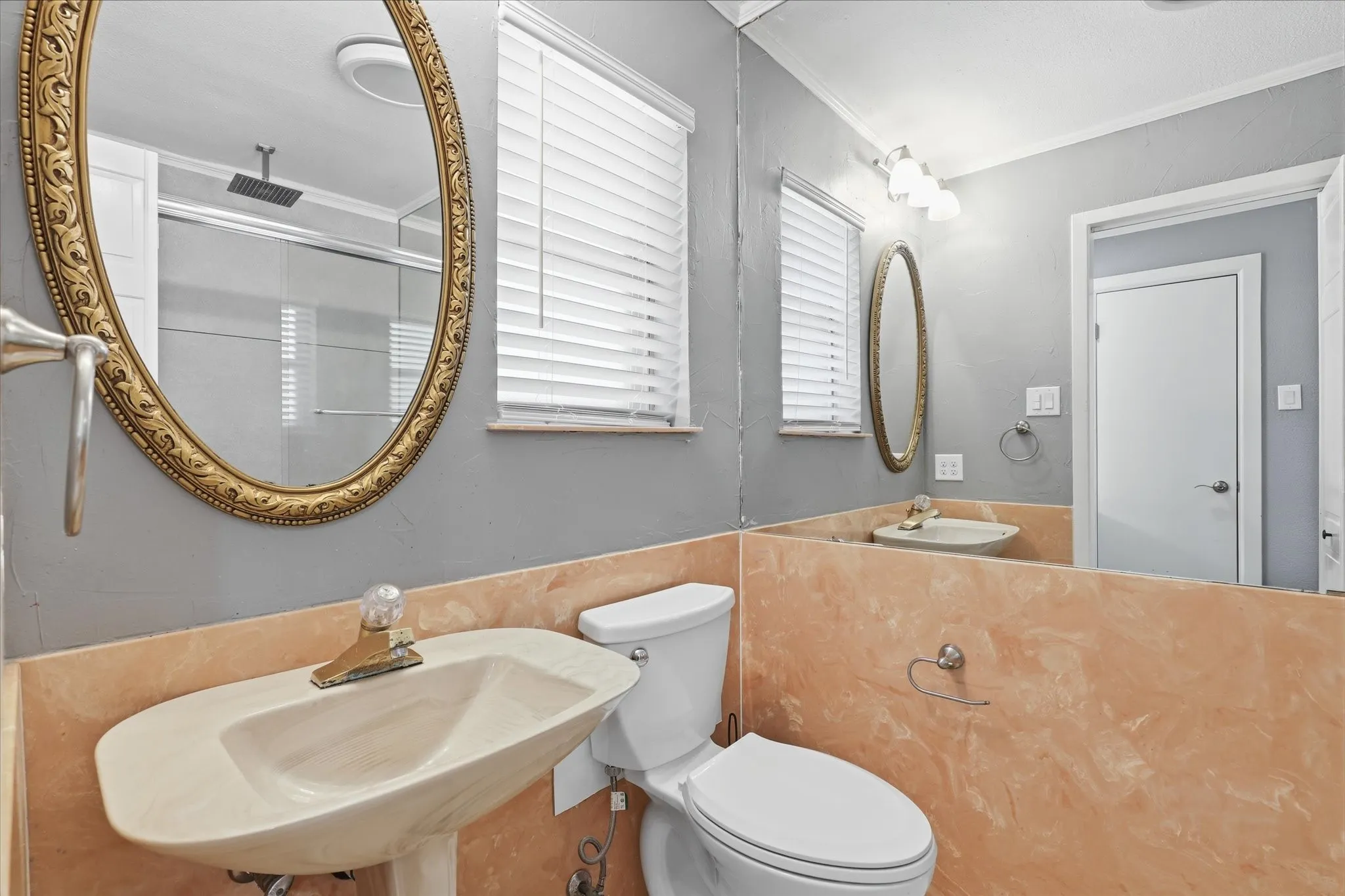 Single Family Residence For Sale in Tarrant County , 2237 Shady Brook Drive, Bedford, Texas 76021, 4 Bedroom, 2 Bathroom, 2 Garage spaces, 1,527 Sqft, built in 1972, mls#21329077, Real Estate Agent in Bedford, Homes For Sale in Tarrant county, Homes For Sale in Bedford, Realtor in Bedford Texas, Real Estate Brokerage Independent Realty Texas, Luminita Cordes Realtor