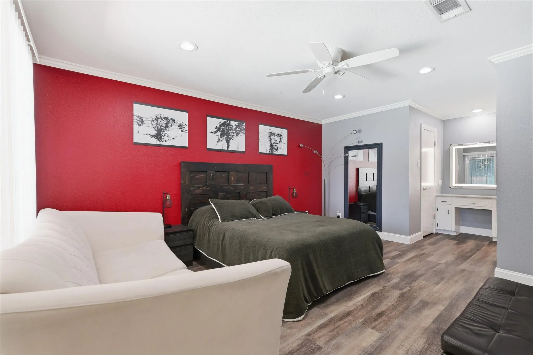 Single Family Residence For Sale in Tarrant County , 2237 Shady Brook Drive, Bedford, Texas 76021, 4 Bedroom, 2 Bathroom, 2 Garage spaces, 1,527 Sqft, built in 1972, mls#21329077, Real Estate Agent in Bedford, Homes For Sale in Tarrant county, Homes For Sale in Bedford, Realtor in Bedford Texas, Real Estate Brokerage Independent Realty Texas, Luminita Cordes Realtor