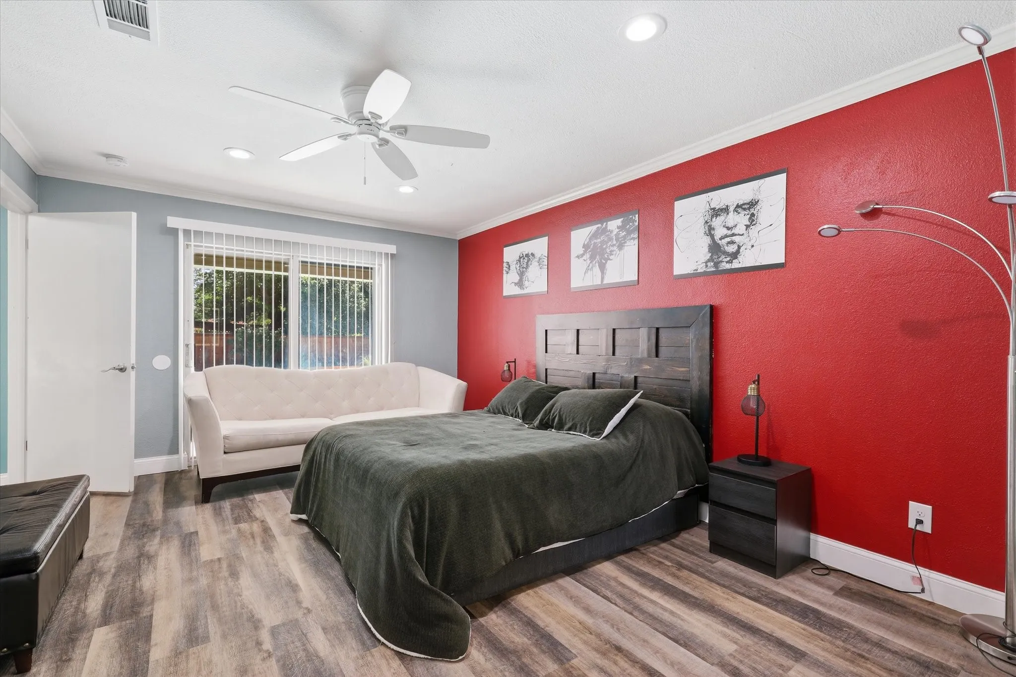 Single Family Residence For Sale in Tarrant County , 2237 Shady Brook Drive, Bedford, Texas 76021, 4 Bedroom, 2 Bathroom, 2 Garage spaces, 1,527 Sqft, built in 1972, mls#21329077, Real Estate Agent in Bedford, Homes For Sale in Tarrant county, Homes For Sale in Bedford, Realtor in Bedford Texas, Real Estate Brokerage Independent Realty Texas, Luminita Cordes Realtor