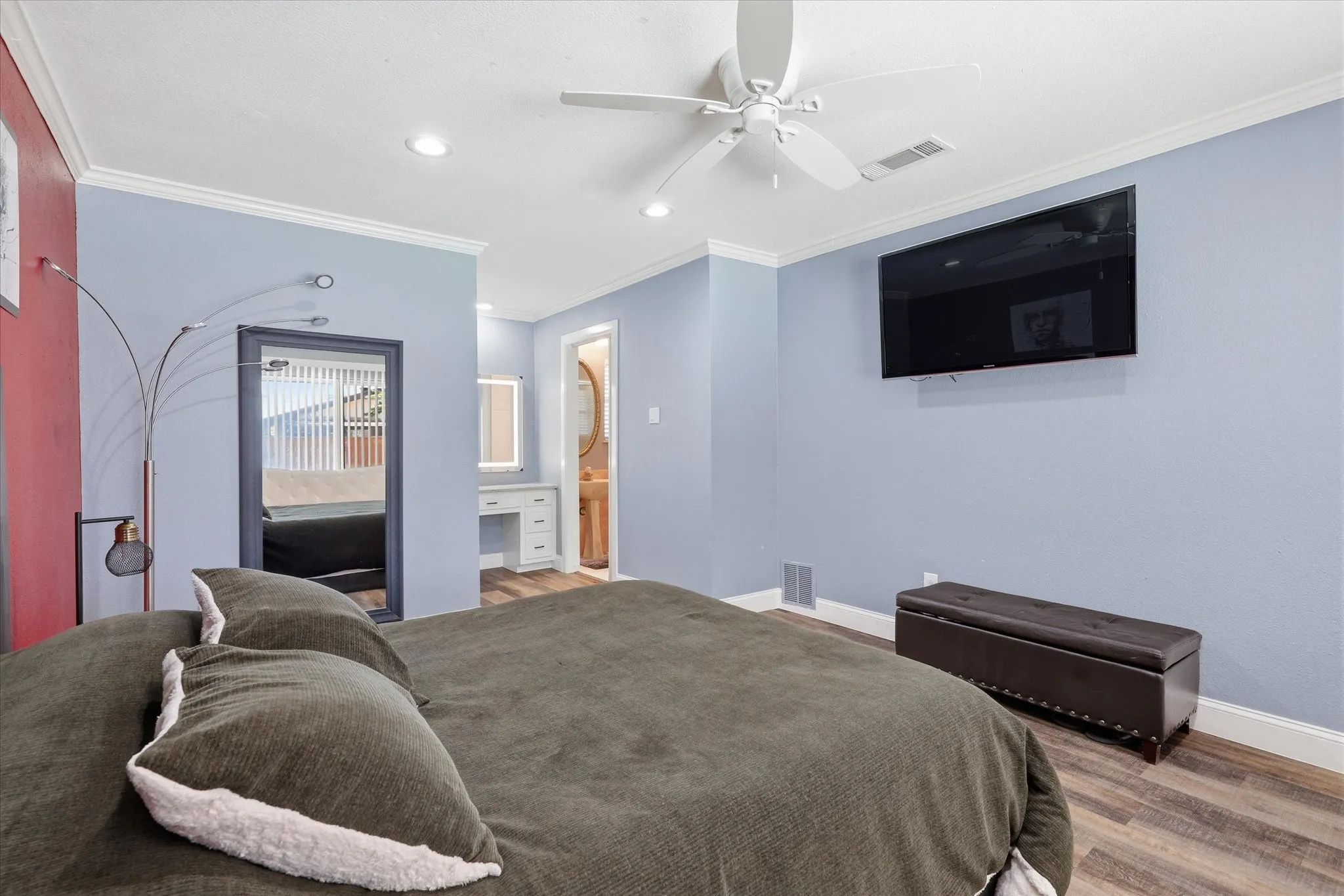 Single Family Residence For Sale in Tarrant County , 2237 Shady Brook Drive, Bedford, Texas 76021, 4 Bedroom, 2 Bathroom, 2 Garage spaces, 1,527 Sqft, built in 1972, mls#21329077, Real Estate Agent in Bedford, Homes For Sale in Tarrant county, Homes For Sale in Bedford, Realtor in Bedford Texas, Real Estate Brokerage Independent Realty Texas, Luminita Cordes Realtor