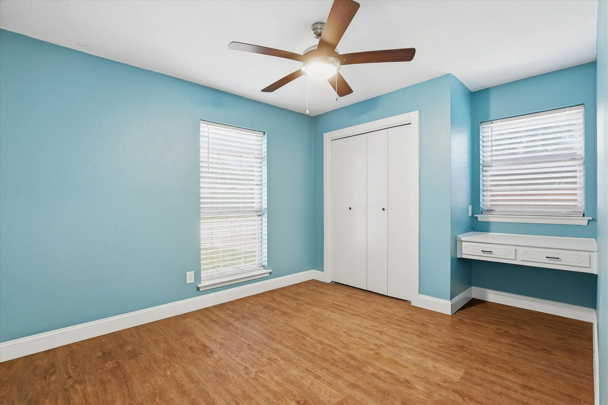 Single Family Residence For Sale in Tarrant County , 2237 Shady Brook Drive, Bedford, Texas 76021, 4 Bedroom, 2 Bathroom, 2 Garage spaces, 1,527 Sqft, built in 1972, mls#21329077, Real Estate Agent in Bedford, Homes For Sale in Tarrant county, Homes For Sale in Bedford, Realtor in Bedford Texas, Real Estate Brokerage Independent Realty Texas, Luminita Cordes Realtor