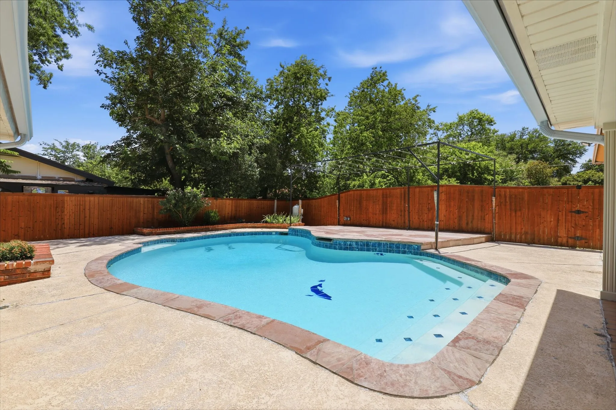Single Family Residence For Sale in Tarrant County , 2237 Shady Brook Drive, Bedford, Texas 76021, 4 Bedroom, 2 Bathroom, 2 Garage spaces, 1,527 Sqft, built in 1972, mls#21329077, Real Estate Agent in Bedford, Homes For Sale in Tarrant county, Homes For Sale in Bedford, Realtor in Bedford Texas, Real Estate Brokerage Independent Realty Texas, Luminita Cordes Realtor