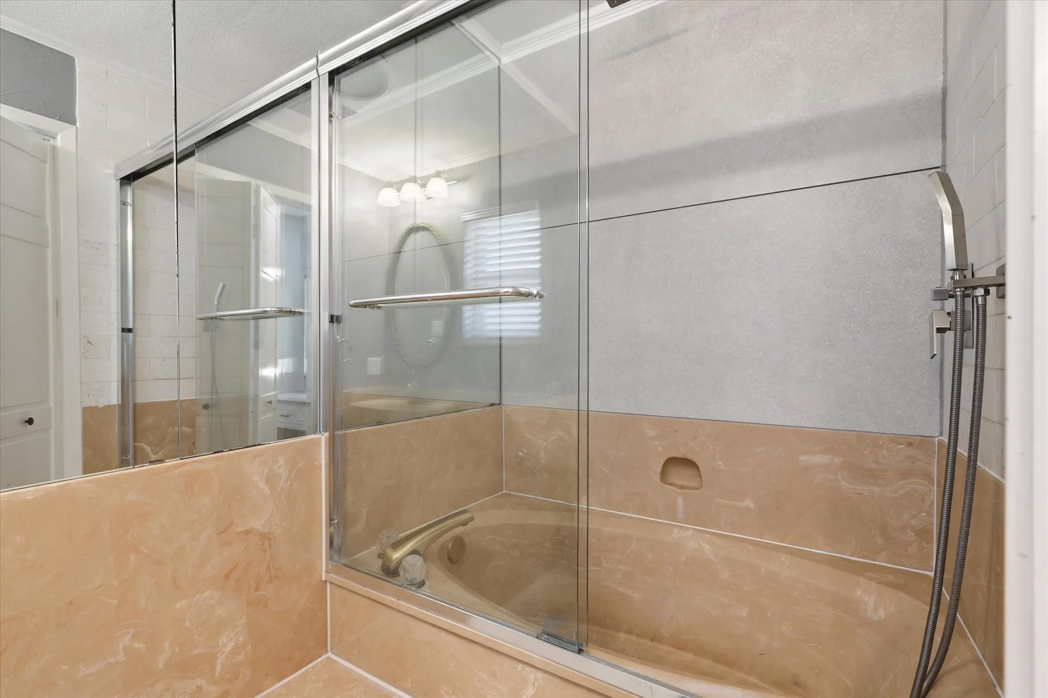 Single Family Residence For Sale in Tarrant County , 2237 Shady Brook Drive, Bedford, Texas 76021, 4 Bedroom, 2 Bathroom, 2 Garage spaces, 1,527 Sqft, built in 1972, mls#21329077, Real Estate Agent in Bedford, Homes For Sale in Tarrant county, Homes For Sale in Bedford, Realtor in Bedford Texas, Real Estate Brokerage Independent Realty Texas, Luminita Cordes Realtor