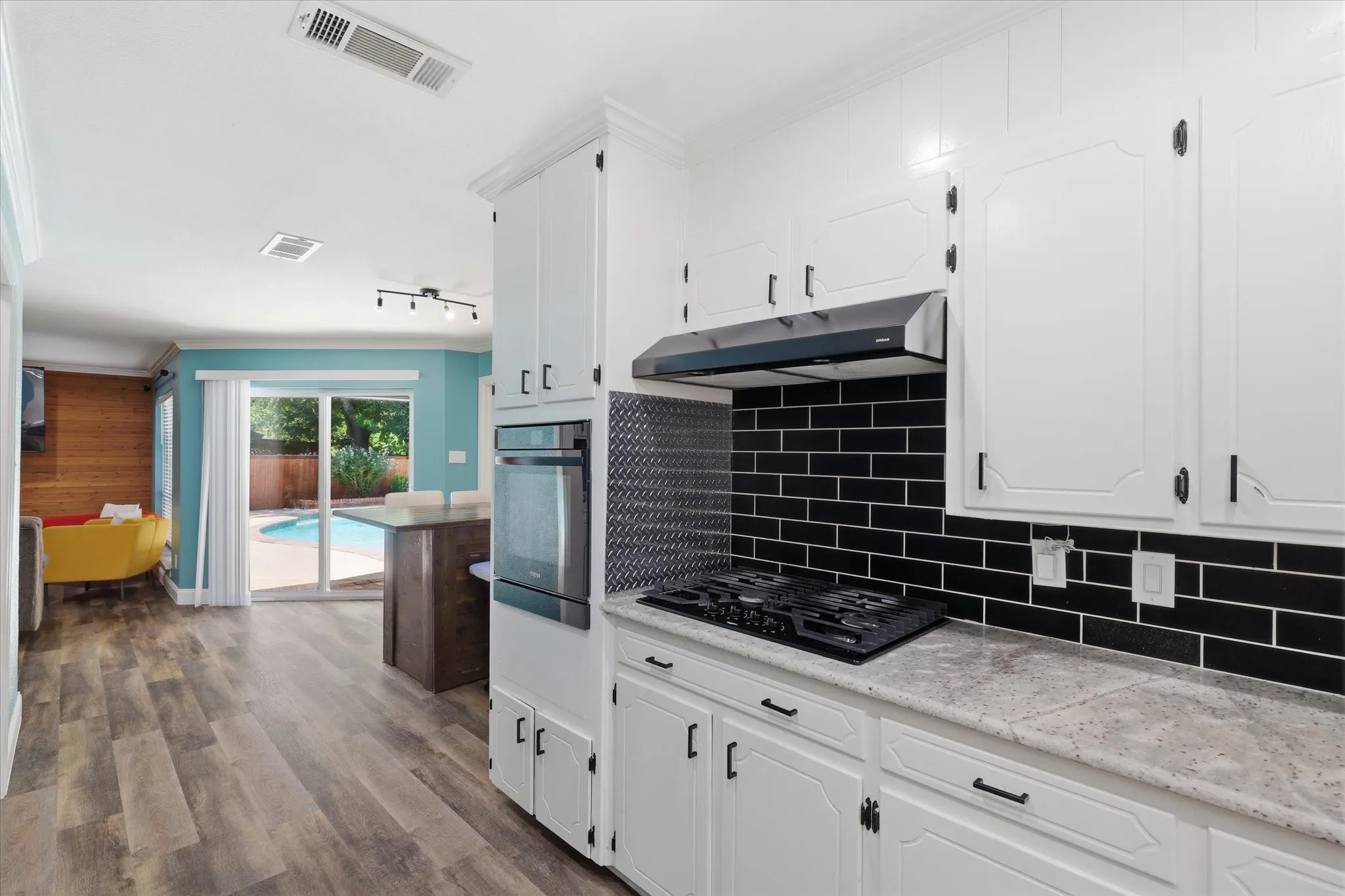 Single Family Residence For Sale in Tarrant County , 2237 Shady Brook Drive, Bedford, Texas 76021, 4 Bedroom, 2 Bathroom, 2 Garage spaces, 1,527 Sqft, built in 1972, mls#21329077, Real Estate Agent in Bedford, Homes For Sale in Tarrant county, Homes For Sale in Bedford, Realtor in Bedford Texas, Real Estate Brokerage Independent Realty Texas, Luminita Cordes Realtor