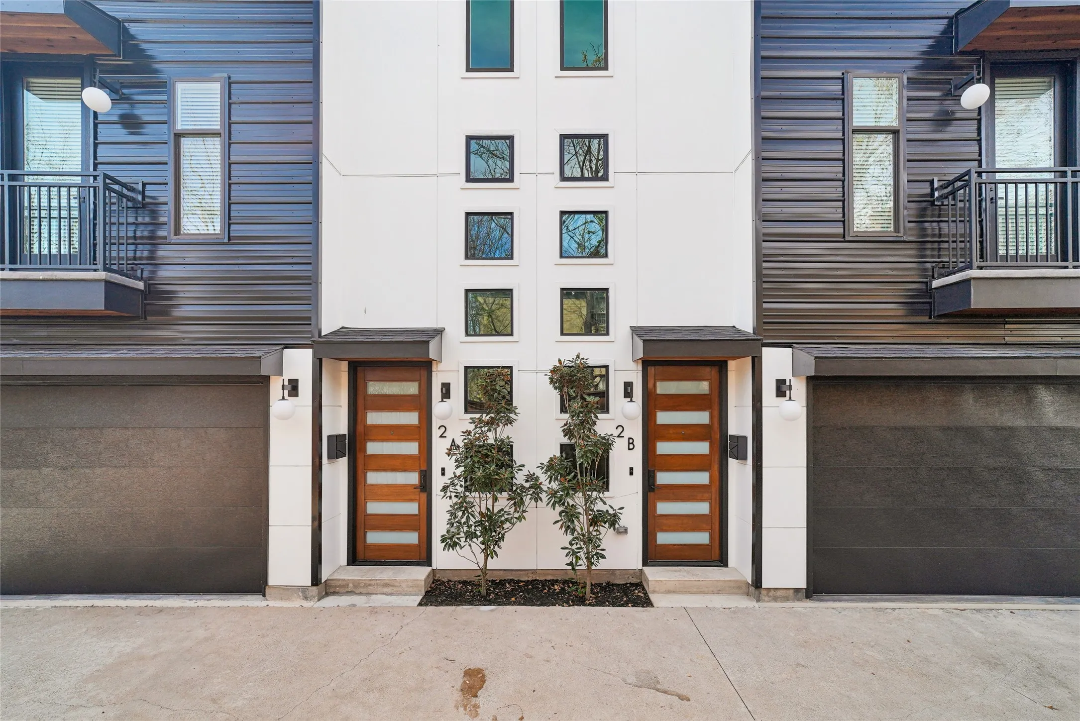 Single Family Residence For Sale in Dallas County , 4618 Columbia Avenue 2A, Dallas, Texas 75226, 3 Bedroom, 3 Bathroom, 2 Garage spaces, 2,115 Sqft, built in 2025, mls#21306474, Real Estate Agent in Dallas, Homes For Sale in Dallas county, Homes For Sale in Dallas, Realtor in Dallas Texas, Real Estate Brokerage Independent Realty Texas, Luminita Cordes Realtor