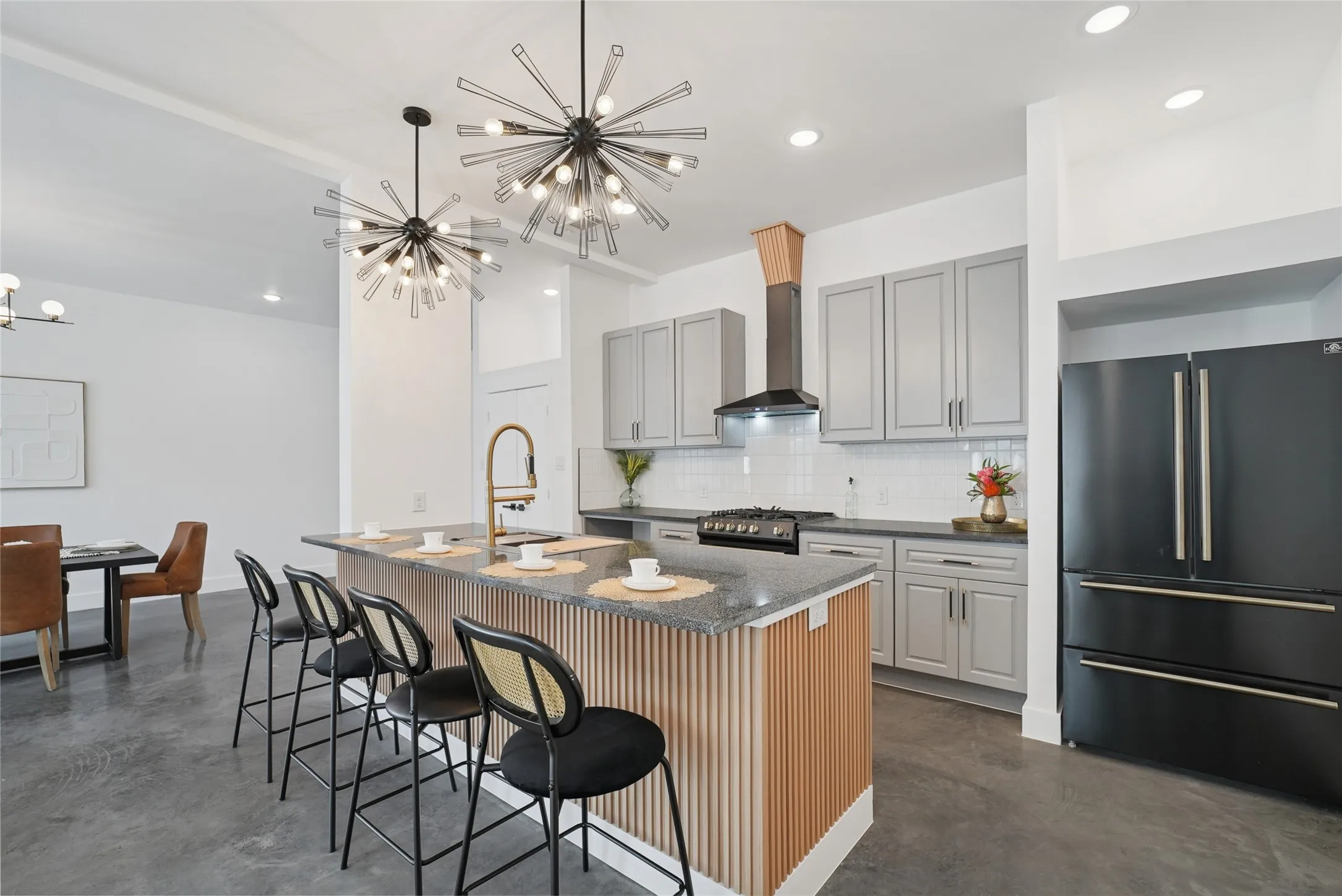 Single Family Residence For Sale in Dallas County , 4618 Columbia Avenue 2A, Dallas, Texas 75226, 3 Bedroom, 3 Bathroom, 2 Garage spaces, 2,115 Sqft, built in 2025, mls#21306474, Real Estate Agent in Dallas, Homes For Sale in Dallas county, Homes For Sale in Dallas, Realtor in Dallas Texas, Real Estate Brokerage Independent Realty Texas, Luminita Cordes Realtor