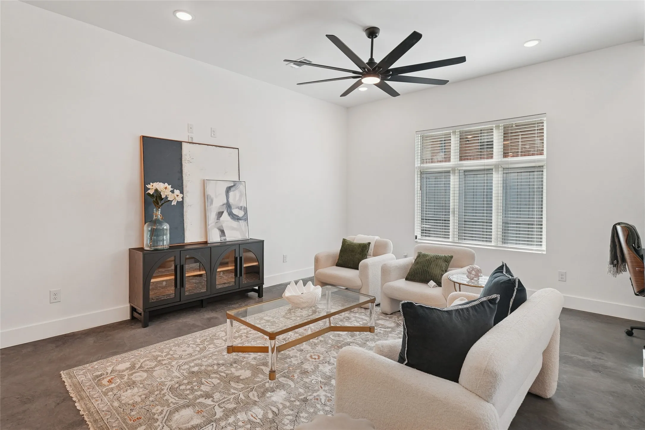 Single Family Residence For Sale in Dallas County , 4618 Columbia Avenue 2A, Dallas, Texas 75226, 3 Bedroom, 3 Bathroom, 2 Garage spaces, 2,115 Sqft, built in 2025, mls#21306474, Real Estate Agent in Dallas, Homes For Sale in Dallas county, Homes For Sale in Dallas, Realtor in Dallas Texas, Real Estate Brokerage Independent Realty Texas, Luminita Cordes Realtor