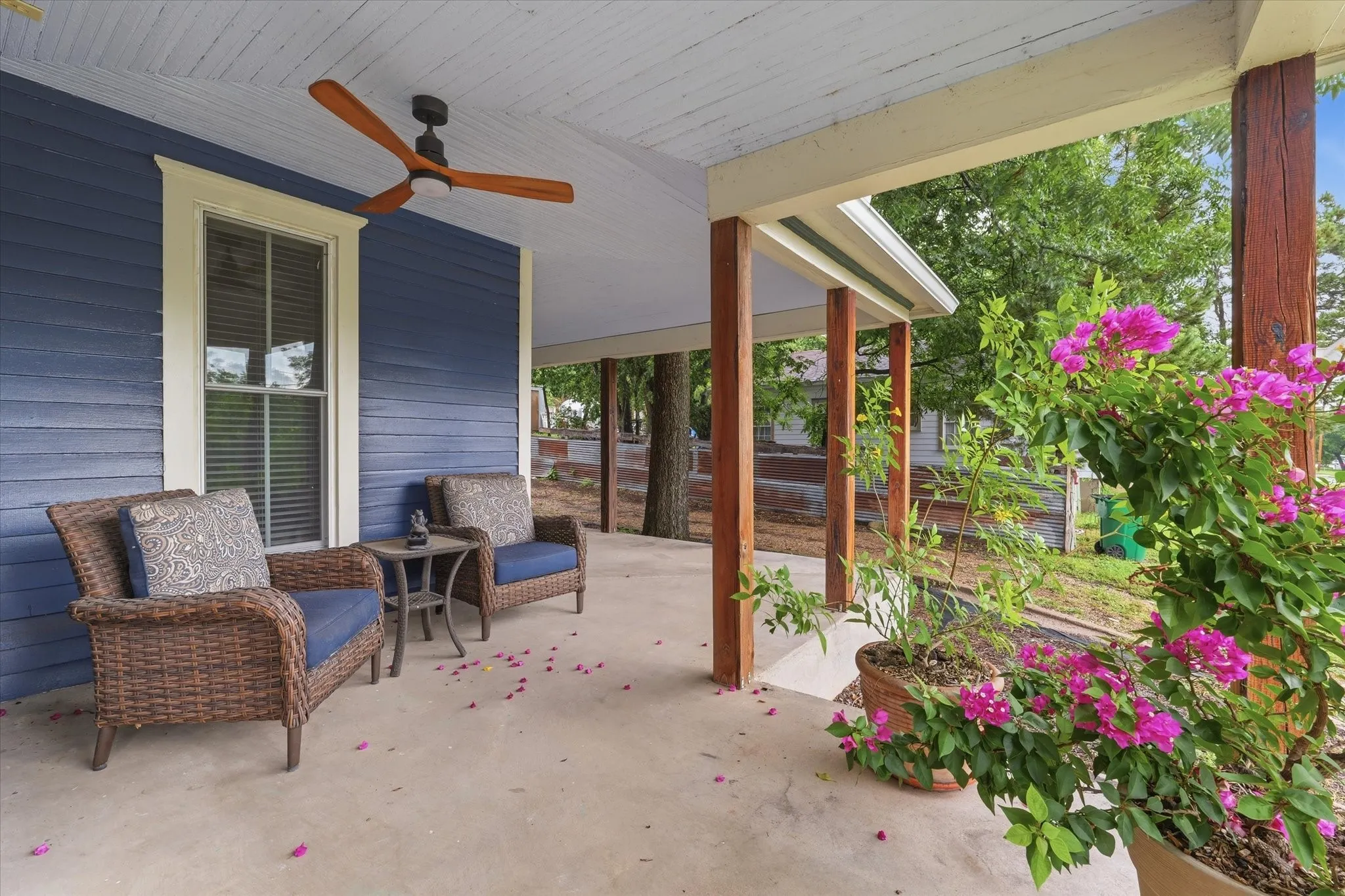 Single Family Residence For Sale in Hamilton County , 415 S Rice Street, Hamilton, Texas 76531, 3 Bedroom, 2 Bathroom, Garage spaces, 2,835 Sqft, built in 1920, mls#21331495, Real Estate Agent in Hamilton, Homes For Sale in Hamilton county, Homes For Sale in Hamilton, Realtor in Hamilton Texas, Real Estate Brokerage Independent Realty Texas, Luminita Cordes Realtor
