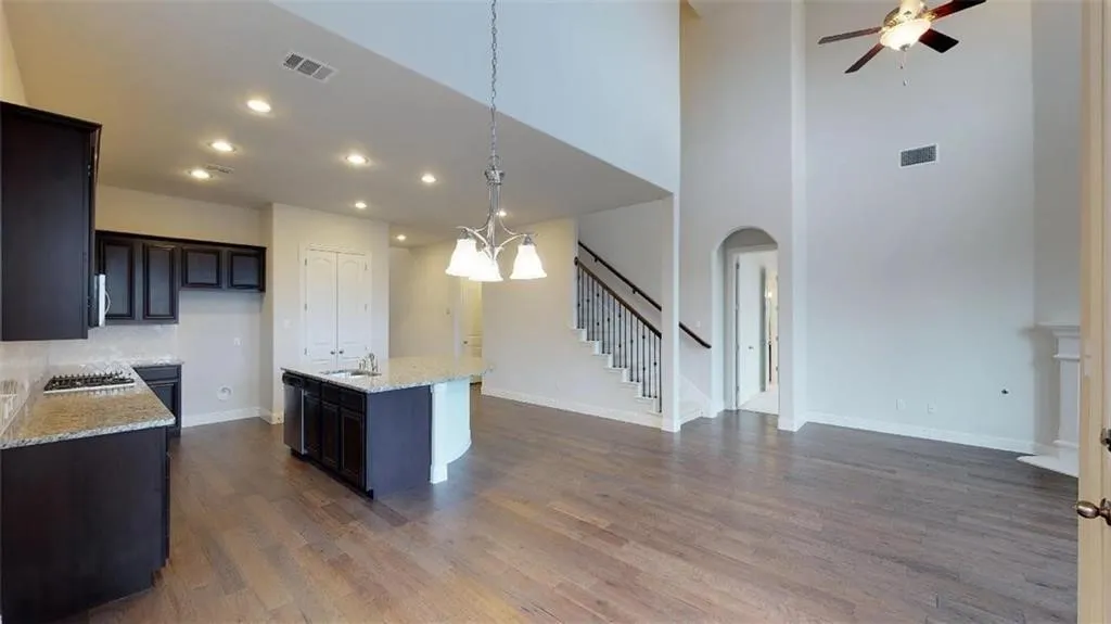 Single Family Residence For Sale in Collin County , 5908 layena Drive, Mc Kinney, Texas 75070, 4 Bedroom, 4 Bathroom, 1 Garage spaces, 2,641 Sqft, built in 2017, mls#21334953, Real Estate Agent in Mc Kinney, Homes For Sale in Collin county, Homes For Sale in Mc Kinney, Realtor in Mc Kinney Texas, Real Estate Brokerage Independent Realty Texas, Luminita Cordes Realtor