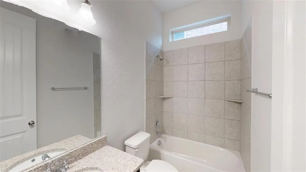 Single Family Residence For Sale in Collin County , 5908 layena Drive, Mc Kinney, Texas 75070, 4 Bedroom, 4 Bathroom, 1 Garage spaces, 2,641 Sqft, built in 2017, mls#21334953, Real Estate Agent in Mc Kinney, Homes For Sale in Collin county, Homes For Sale in Mc Kinney, Realtor in Mc Kinney Texas, Real Estate Brokerage Independent Realty Texas, Luminita Cordes Realtor