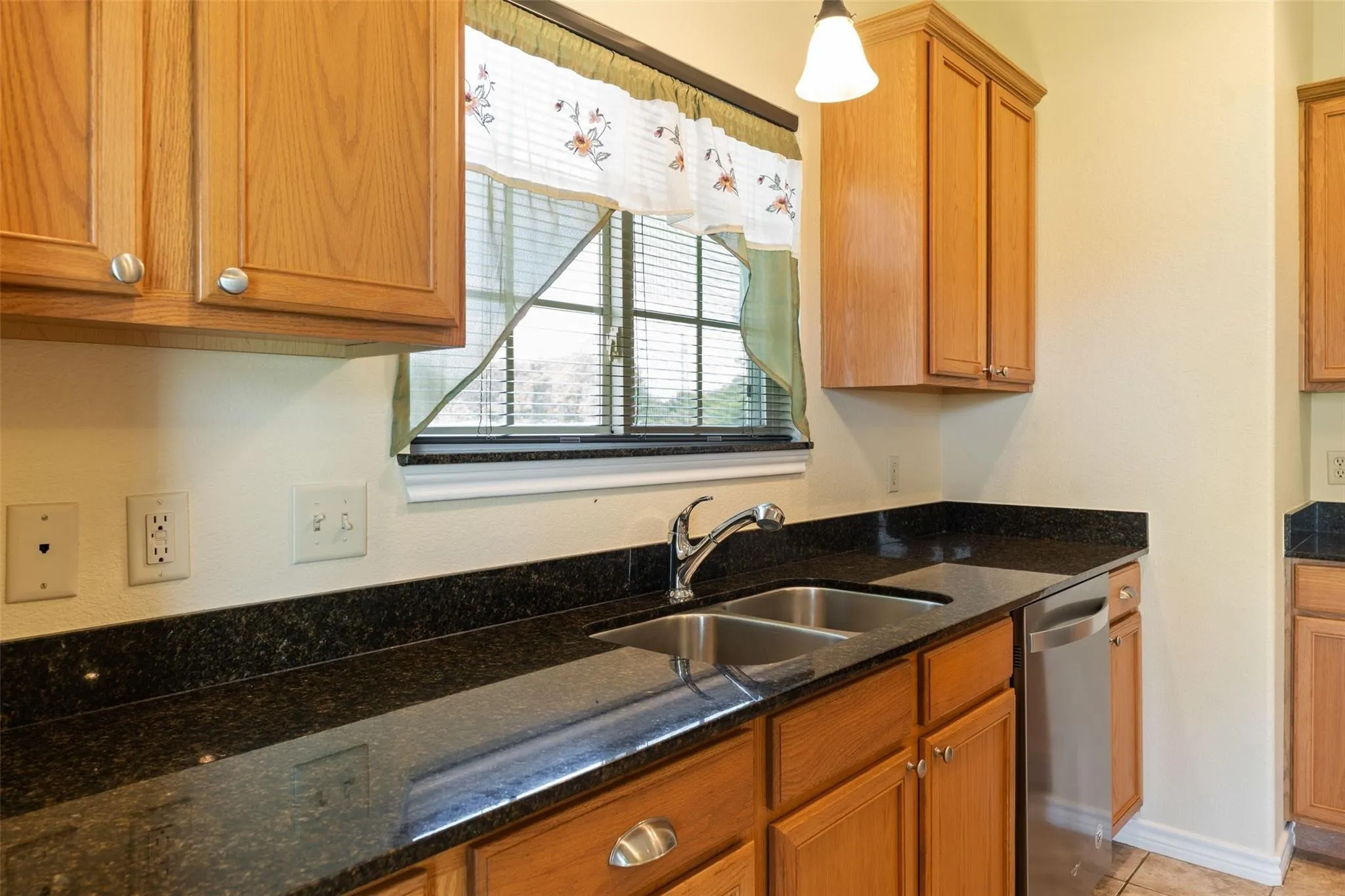 Single Family Residence For Rent in Henderson County , 304 Port Drive, Gun Barrel City, Texas 75156, 3 Bedroom, 2 Bathroom, 2 Garage spaces, 1,421 Sqft, built in 2011, mls#21334723, Real Estate Agent in Gun Barrel City, Homes For Rent in Henderson county, Homes For Rent in Gun Barrel City, Realtor in Gun Barrel City Texas, Real Estate Brokerage Independent Realty Texas, Luminita Cordes Realtor