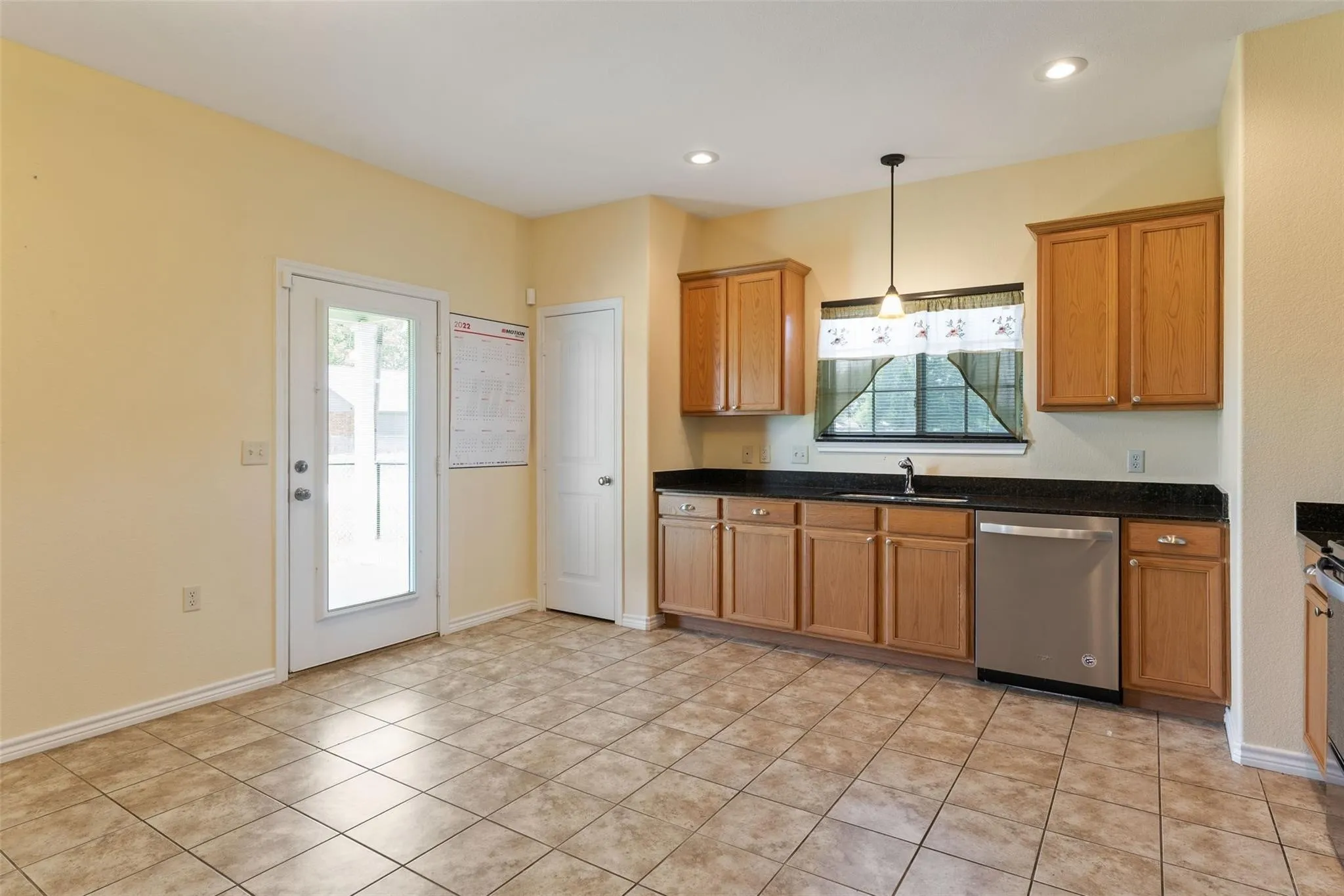 Single Family Residence For Rent in Henderson County , 304 Port Drive, Gun Barrel City, Texas 75156, 3 Bedroom, 2 Bathroom, 2 Garage spaces, 1,421 Sqft, built in 2011, mls#21334723, Real Estate Agent in Gun Barrel City, Homes For Rent in Henderson county, Homes For Rent in Gun Barrel City, Realtor in Gun Barrel City Texas, Real Estate Brokerage Independent Realty Texas, Luminita Cordes Realtor