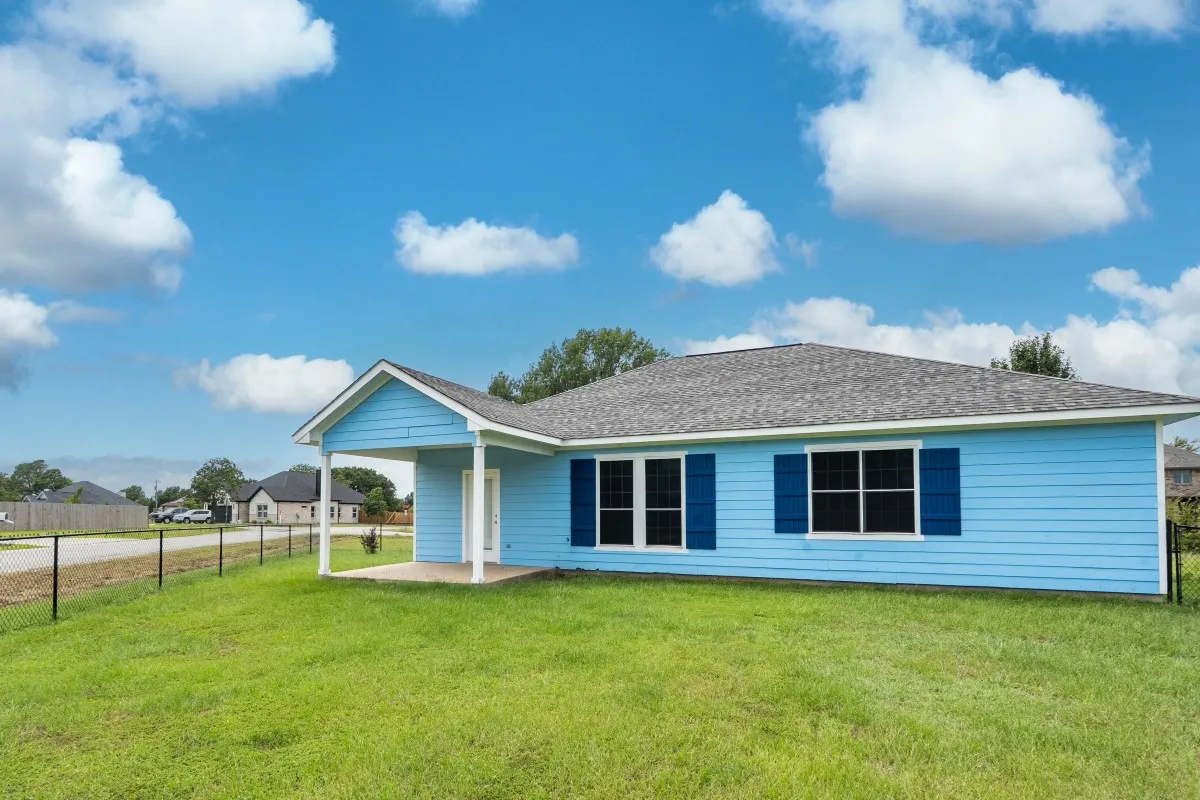 Single Family Residence For Rent in Henderson County , 304 Port Drive, Gun Barrel City, Texas 75156, 3 Bedroom, 2 Bathroom, 2 Garage spaces, 1,421 Sqft, built in 2011, mls#21334723, Real Estate Agent in Gun Barrel City, Homes For Rent in Henderson county, Homes For Rent in Gun Barrel City, Realtor in Gun Barrel City Texas, Real Estate Brokerage Independent Realty Texas, Luminita Cordes Realtor