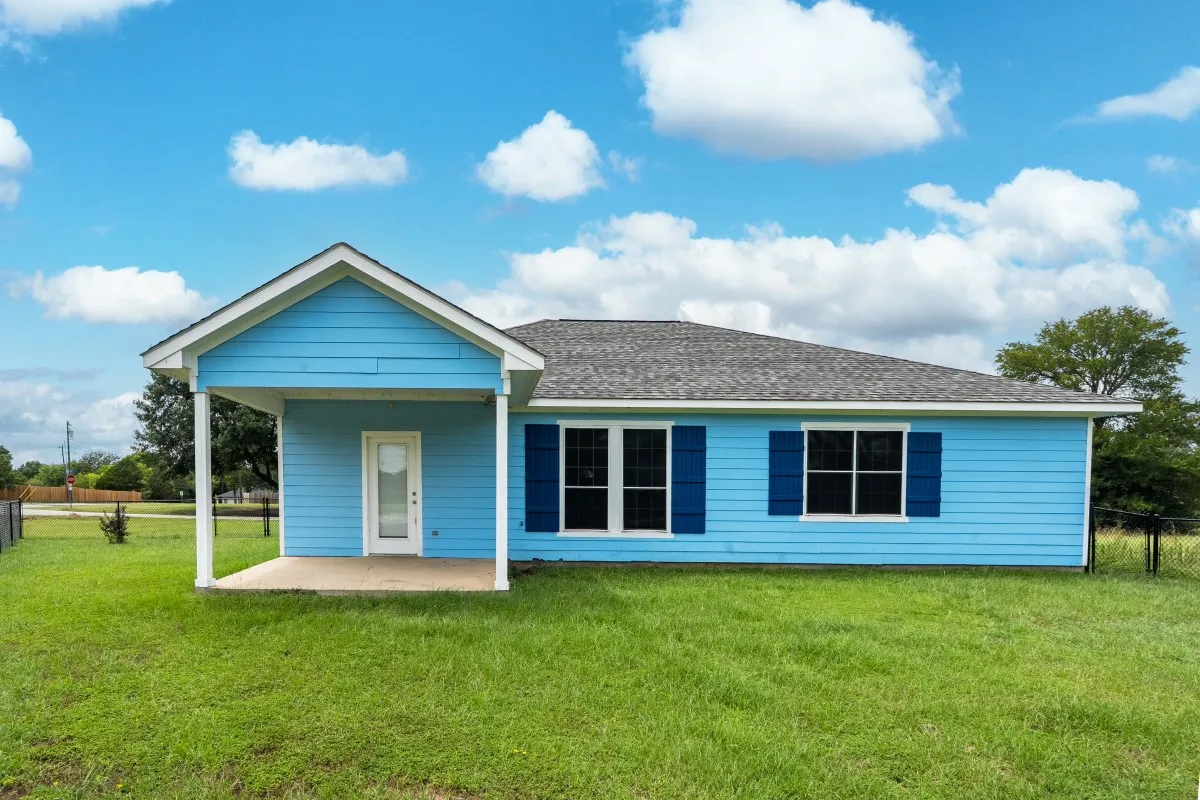 Single Family Residence For Rent in Henderson County , 304 Port Drive, Gun Barrel City, Texas 75156, 3 Bedroom, 2 Bathroom, 2 Garage spaces, 1,421 Sqft, built in 2011, mls#21334723, Real Estate Agent in Gun Barrel City, Homes For Rent in Henderson county, Homes For Rent in Gun Barrel City, Realtor in Gun Barrel City Texas, Real Estate Brokerage Independent Realty Texas, Luminita Cordes Realtor