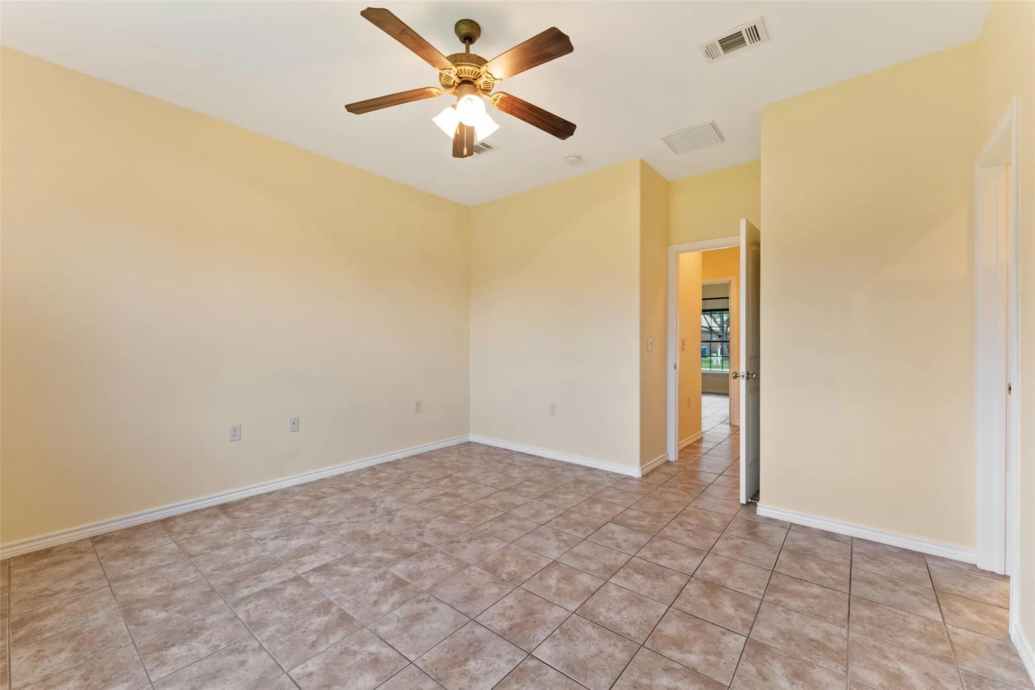 Single Family Residence For Rent in Henderson County , 304 Port Drive, Gun Barrel City, Texas 75156, 3 Bedroom, 2 Bathroom, 2 Garage spaces, 1,421 Sqft, built in 2011, mls#21334723, Real Estate Agent in Gun Barrel City, Homes For Rent in Henderson county, Homes For Rent in Gun Barrel City, Realtor in Gun Barrel City Texas, Real Estate Brokerage Independent Realty Texas, Luminita Cordes Realtor