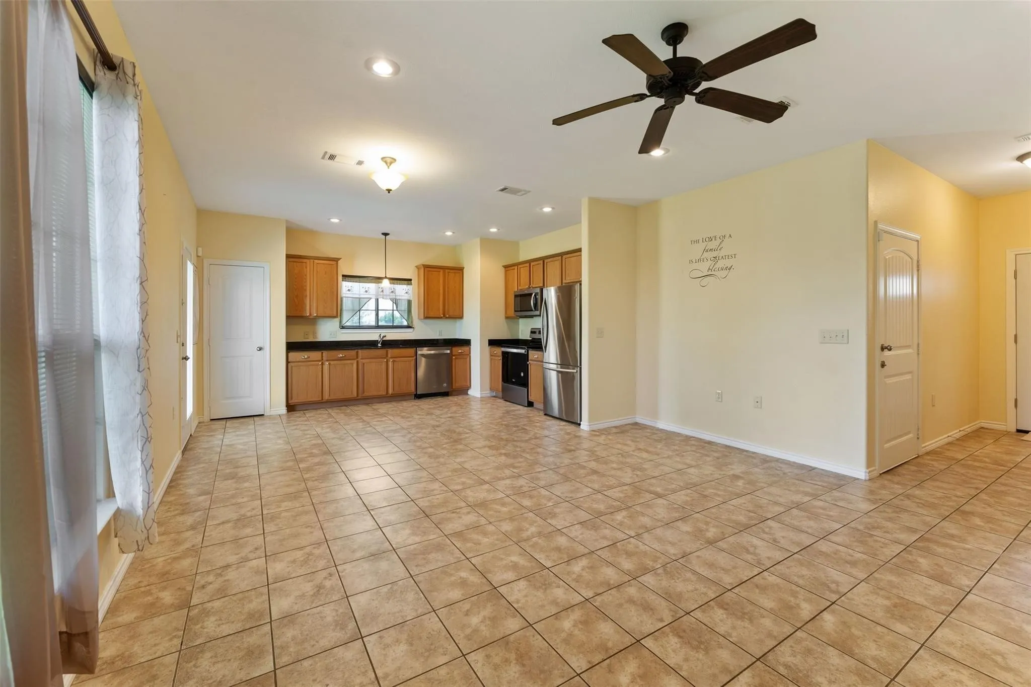 Single Family Residence For Rent in Henderson County , 304 Port Drive, Gun Barrel City, Texas 75156, 3 Bedroom, 2 Bathroom, 2 Garage spaces, 1,421 Sqft, built in 2011, mls#21334723, Real Estate Agent in Gun Barrel City, Homes For Rent in Henderson county, Homes For Rent in Gun Barrel City, Realtor in Gun Barrel City Texas, Real Estate Brokerage Independent Realty Texas, Luminita Cordes Realtor