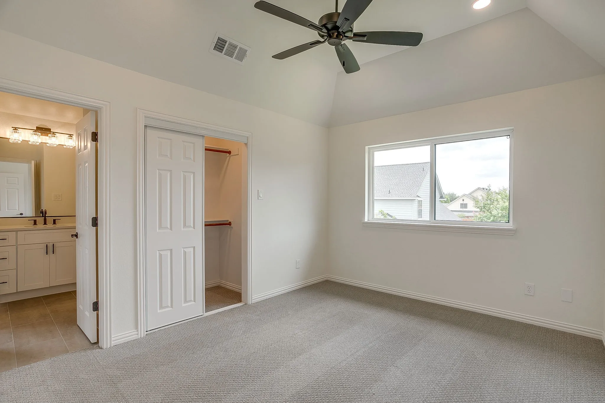Upstairs Bedroom 2