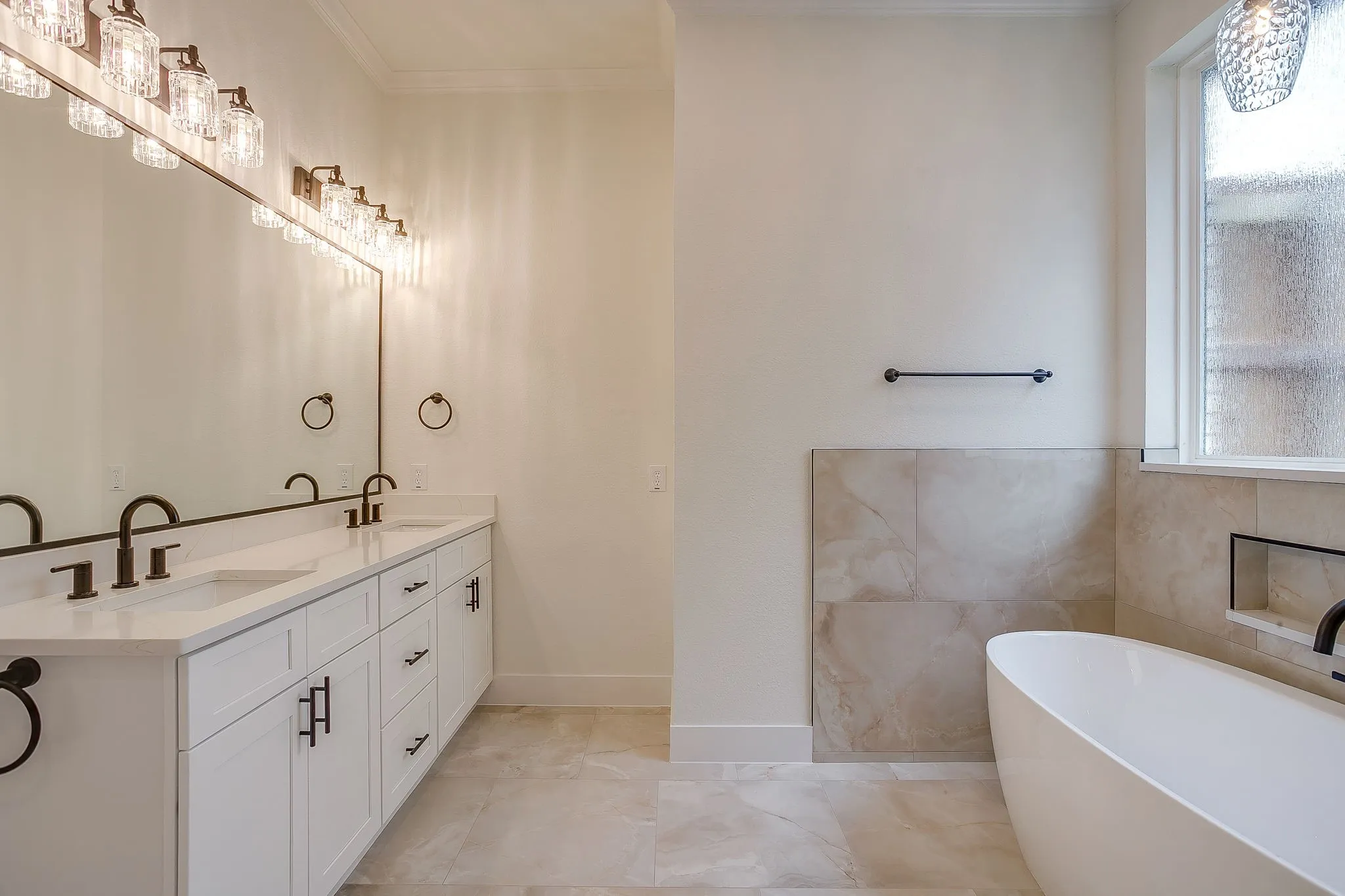 Single Family Residence For Sale in Tarrant County , 5102 Shadowood Road, Colleyville, Texas 76034, 4 Bedroom, 4 Bathroom, 2 Garage spaces, 2,611 Sqft, built in 1992, mls#21334898, Real Estate Agent in Colleyville, Homes For Sale in Tarrant county, Homes For Sale in Colleyville, Realtor in Colleyville Texas, Real Estate Brokerage Independent Realty Texas, Luminita Cordes Realtor