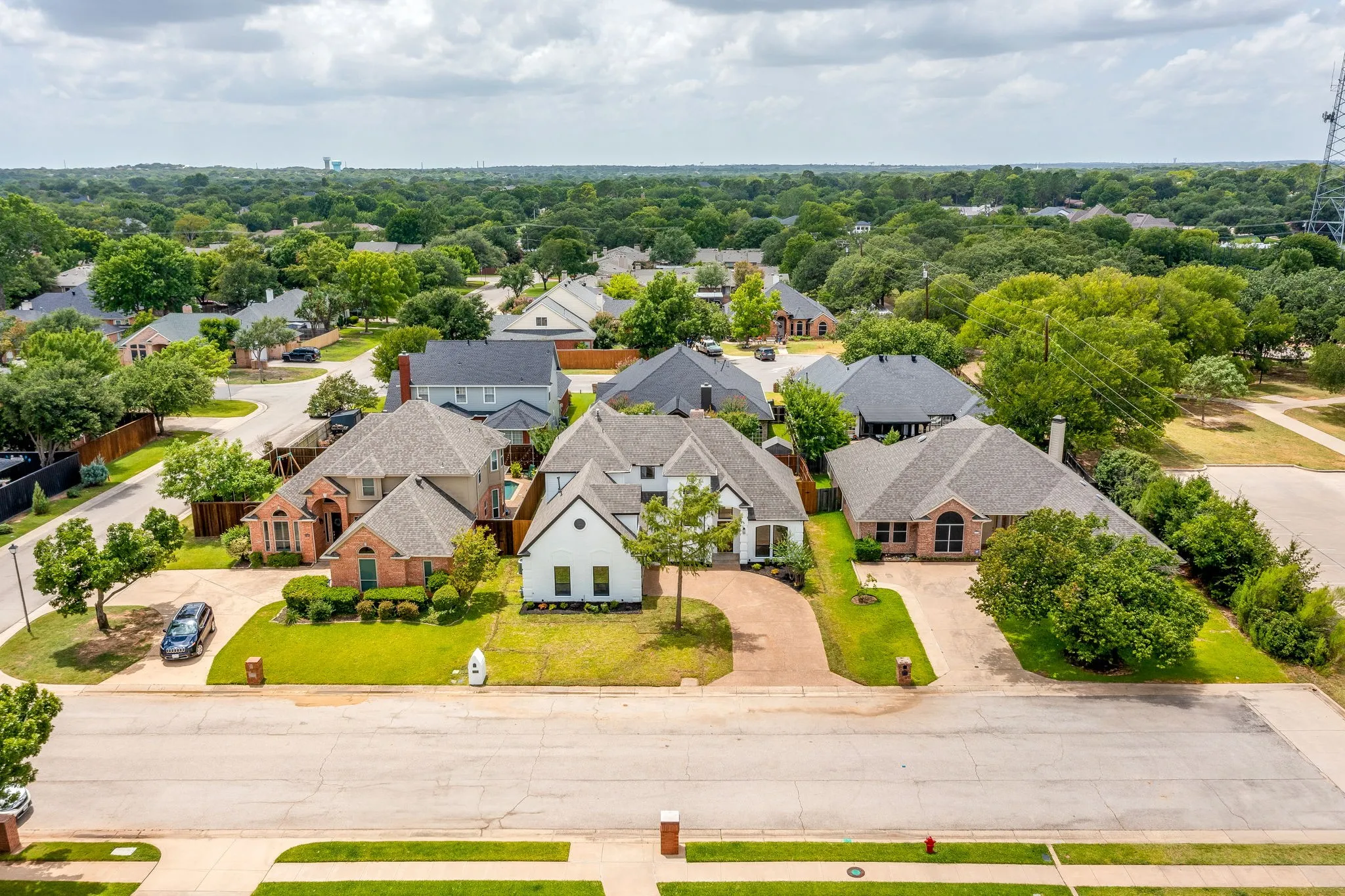 Single Family Residence For Sale in Tarrant County , 5102 Shadowood Road, Colleyville, Texas 76034, 4 Bedroom, 4 Bathroom, 2 Garage spaces, 2,611 Sqft, built in 1992, mls#21334898, Real Estate Agent in Colleyville, Homes For Sale in Tarrant county, Homes For Sale in Colleyville, Realtor in Colleyville Texas, Real Estate Brokerage Independent Realty Texas, Luminita Cordes Realtor