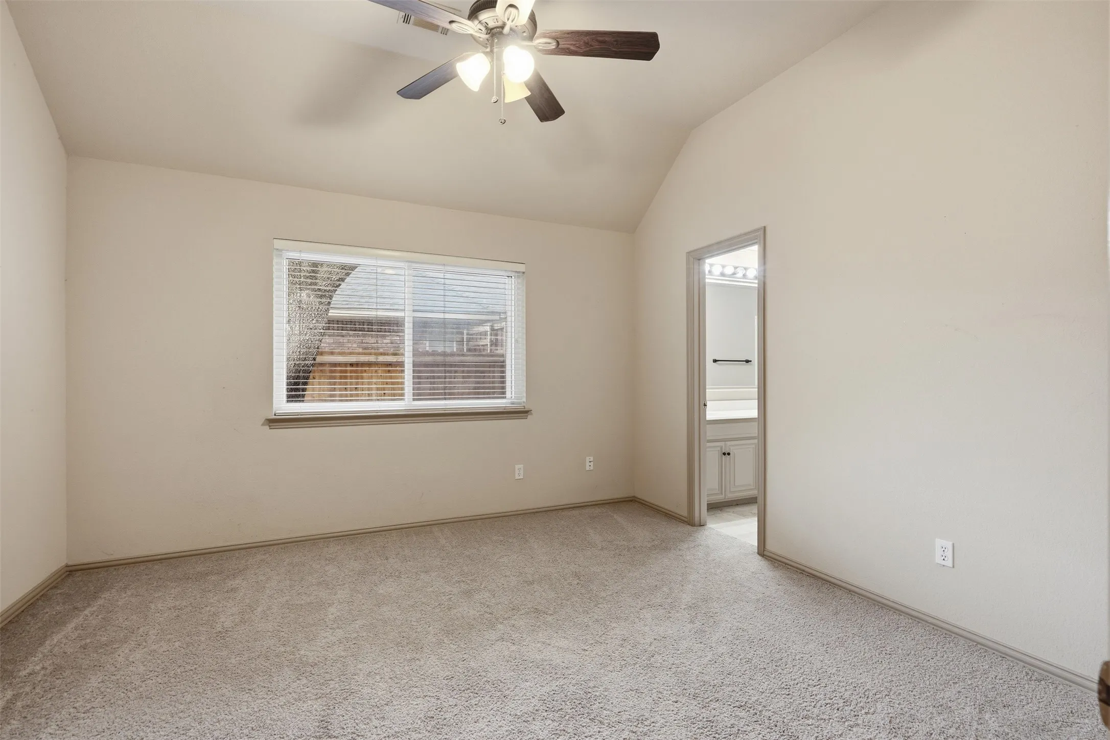 Single Family Residence For Rent in Tarrant County , 3318 Summergrove Drive, Arlington, Texas 76001, 4 Bedroom, 3 Bathroom, 2 Garage spaces, 2,685 Sqft, built in 1994, mls#21334217, Real Estate Agent in Arlington, Homes For Rent in Tarrant county, Homes For Rent in Arlington, Realtor in Arlington Texas, Real Estate Brokerage Independent Realty Texas, Luminita Cordes Realtor