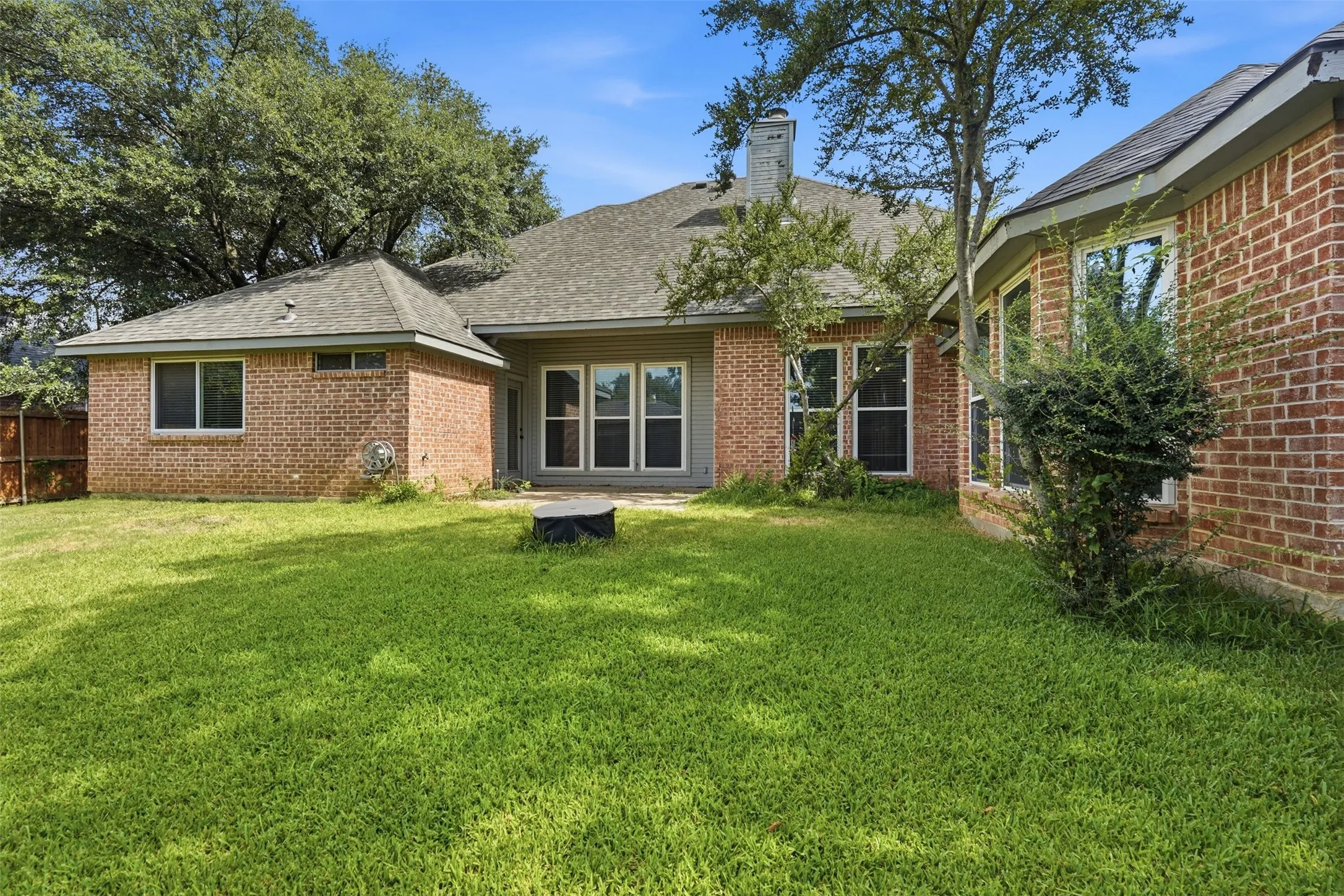 Single Family Residence For Rent in Tarrant County , 3318 Summergrove Drive, Arlington, Texas 76001, 4 Bedroom, 3 Bathroom, 2 Garage spaces, 2,685 Sqft, built in 1994, mls#21334217, Real Estate Agent in Arlington, Homes For Rent in Tarrant county, Homes For Rent in Arlington, Realtor in Arlington Texas, Real Estate Brokerage Independent Realty Texas, Luminita Cordes Realtor