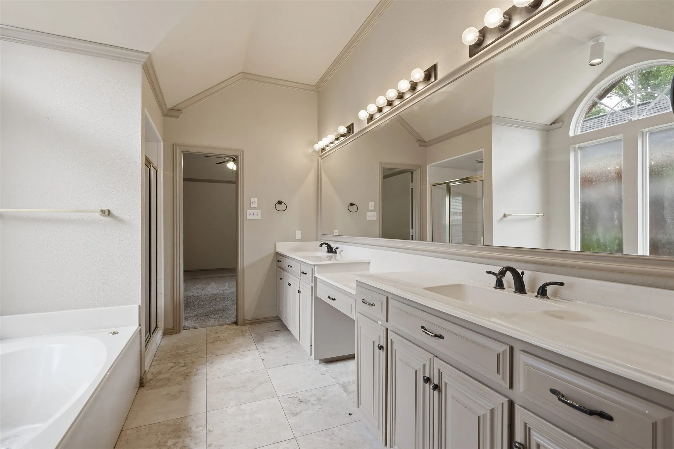 Single Family Residence For Rent in Tarrant County , 3318 Summergrove Drive, Arlington, Texas 76001, 4 Bedroom, 3 Bathroom, 2 Garage spaces, 2,685 Sqft, built in 1994, mls#21334217, Real Estate Agent in Arlington, Homes For Rent in Tarrant county, Homes For Rent in Arlington, Realtor in Arlington Texas, Real Estate Brokerage Independent Realty Texas, Luminita Cordes Realtor