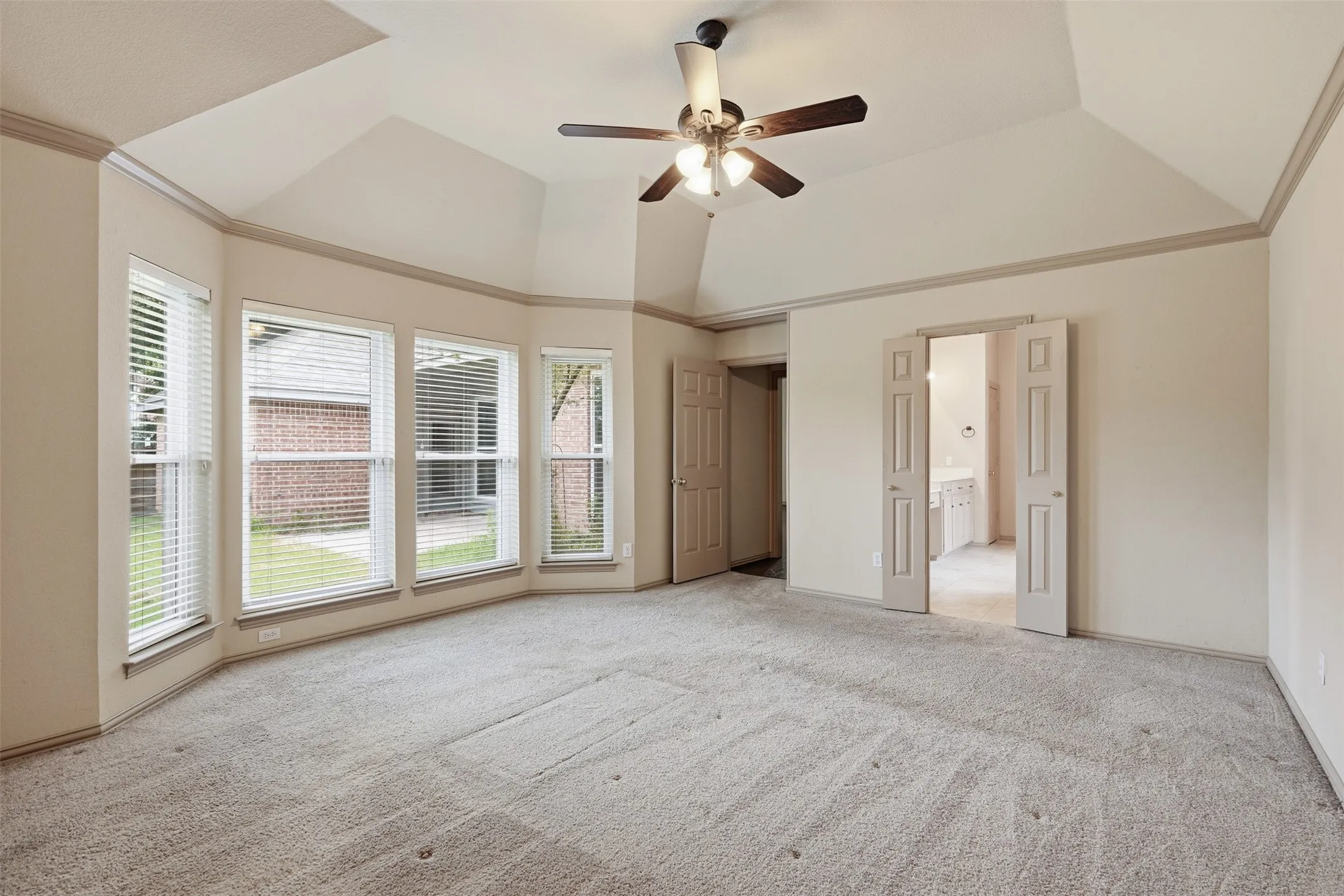 Single Family Residence For Rent in Tarrant County , 3318 Summergrove Drive, Arlington, Texas 76001, 4 Bedroom, 3 Bathroom, 2 Garage spaces, 2,685 Sqft, built in 1994, mls#21334217, Real Estate Agent in Arlington, Homes For Rent in Tarrant county, Homes For Rent in Arlington, Realtor in Arlington Texas, Real Estate Brokerage Independent Realty Texas, Luminita Cordes Realtor