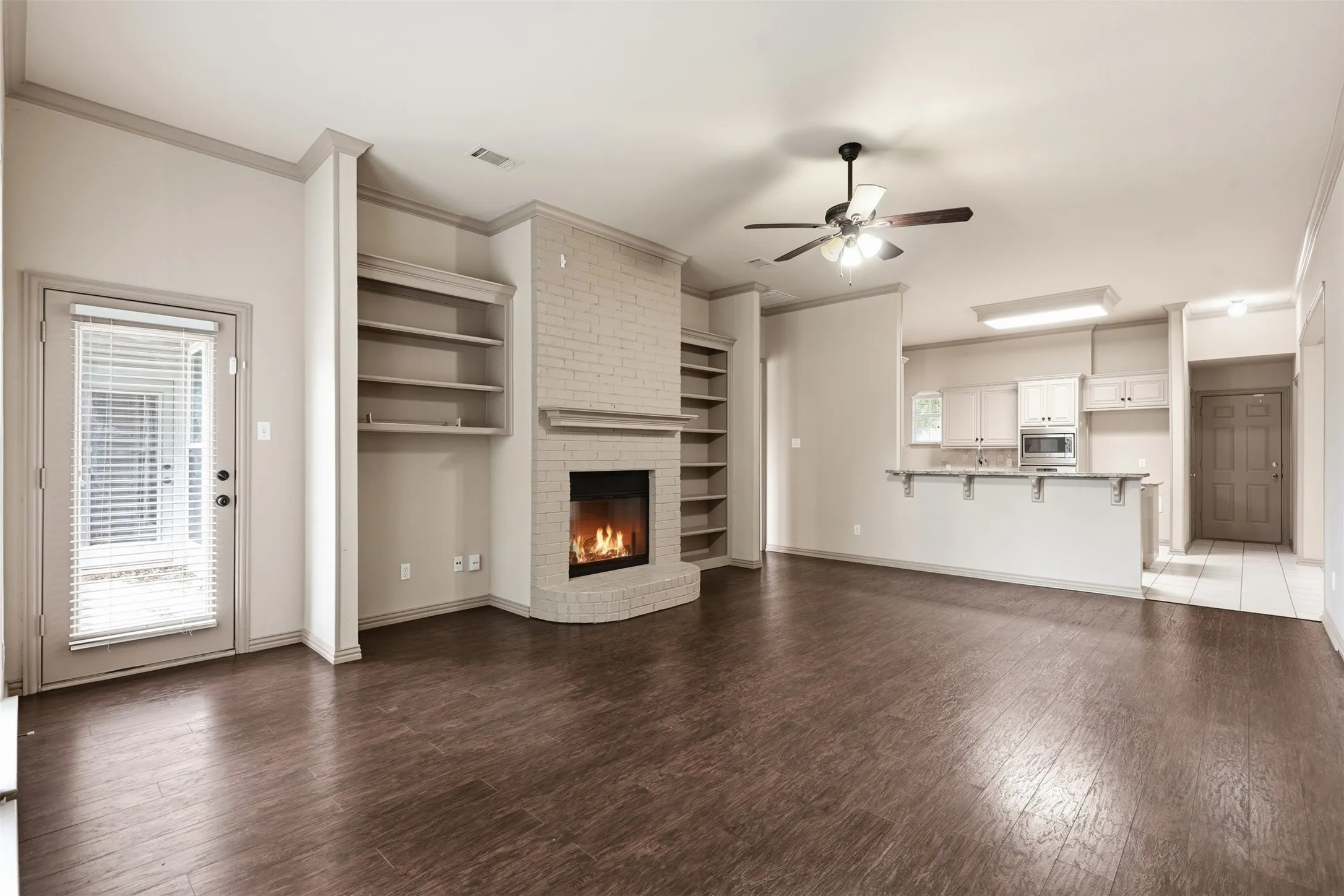 Single Family Residence For Rent in Tarrant County , 3318 Summergrove Drive, Arlington, Texas 76001, 4 Bedroom, 3 Bathroom, 2 Garage spaces, 2,685 Sqft, built in 1994, mls#21334217, Real Estate Agent in Arlington, Homes For Rent in Tarrant county, Homes For Rent in Arlington, Realtor in Arlington Texas, Real Estate Brokerage Independent Realty Texas, Luminita Cordes Realtor