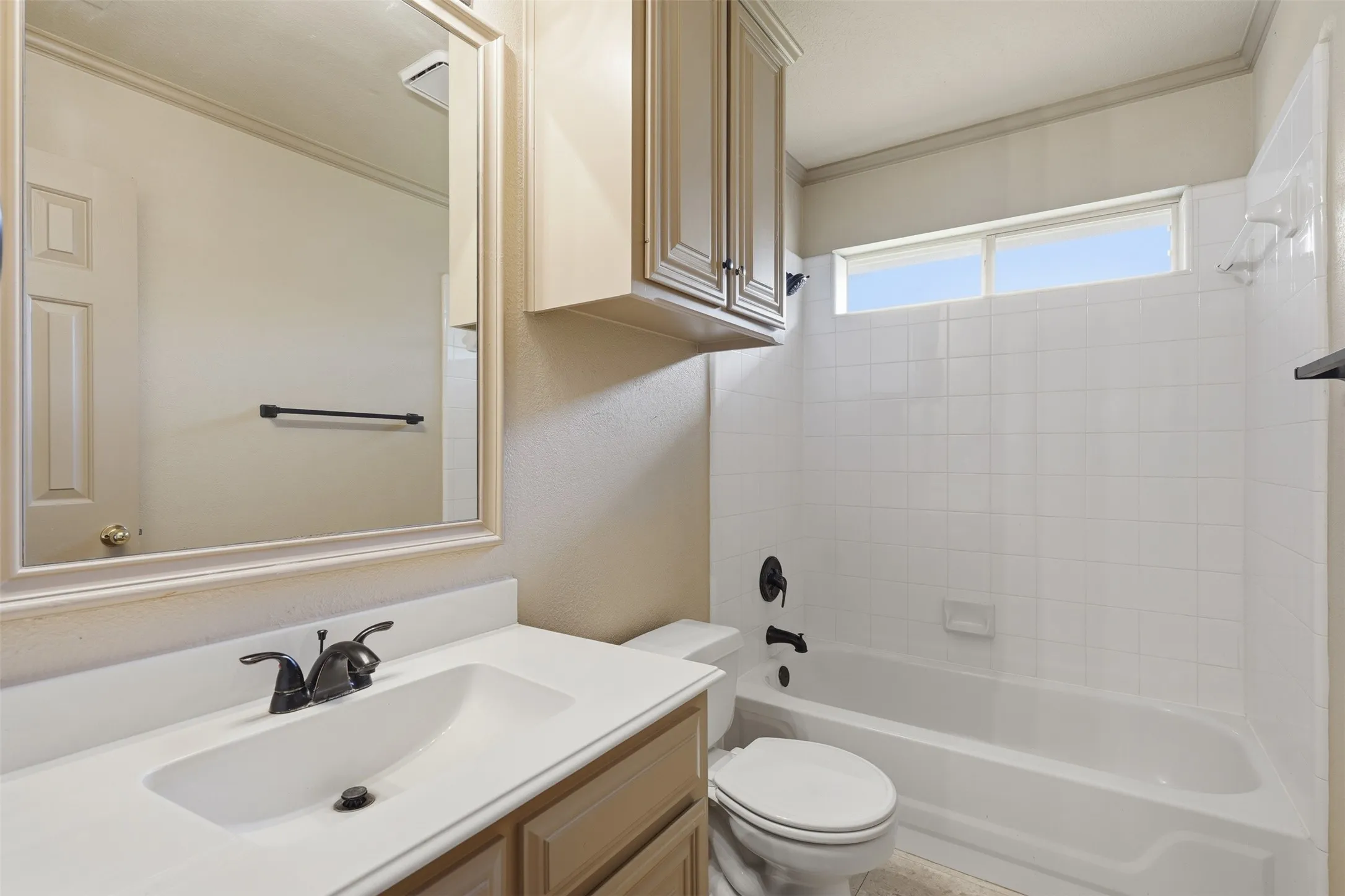 Single Family Residence For Rent in Tarrant County , 3318 Summergrove Drive, Arlington, Texas 76001, 4 Bedroom, 3 Bathroom, 2 Garage spaces, 2,685 Sqft, built in 1994, mls#21334217, Real Estate Agent in Arlington, Homes For Rent in Tarrant county, Homes For Rent in Arlington, Realtor in Arlington Texas, Real Estate Brokerage Independent Realty Texas, Luminita Cordes Realtor