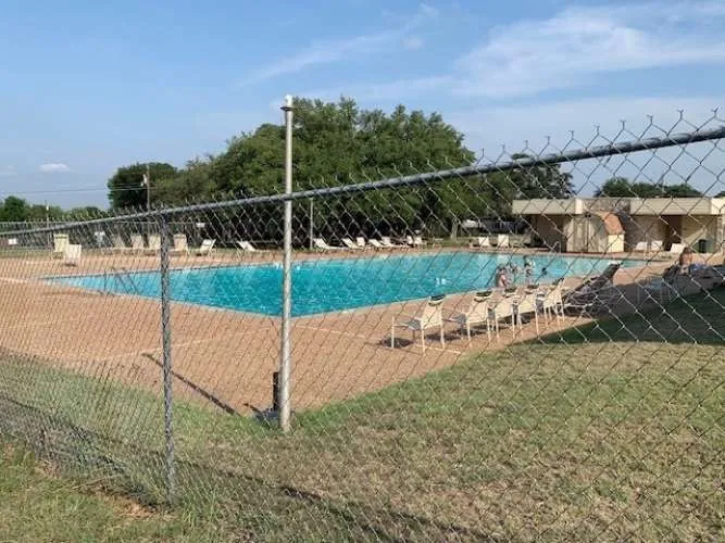 Single Family Residence For Sale in Hood County , 1011 Pawnee Trail, Granbury, Texas 76048, 3 Bedroom, 2 Bathroom, Garage spaces, 1,008 Sqft, built in 1978, mls#21334964, Real Estate Agent in Granbury, Homes For Sale in Hood county, Homes For Sale in Granbury, Realtor in Granbury Texas, Real Estate Brokerage Independent Realty Texas, Luminita Cordes Realtor