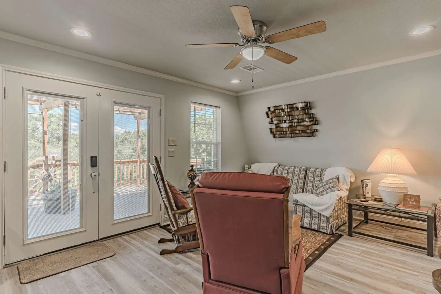 Single Family Residence For Sale in Hood County , 1011 Pawnee Trail, Granbury, Texas 76048, 3 Bedroom, 2 Bathroom, Garage spaces, 1,008 Sqft, built in 1978, mls#21334964, Real Estate Agent in Granbury, Homes For Sale in Hood county, Homes For Sale in Granbury, Realtor in Granbury Texas, Real Estate Brokerage Independent Realty Texas, Luminita Cordes Realtor
