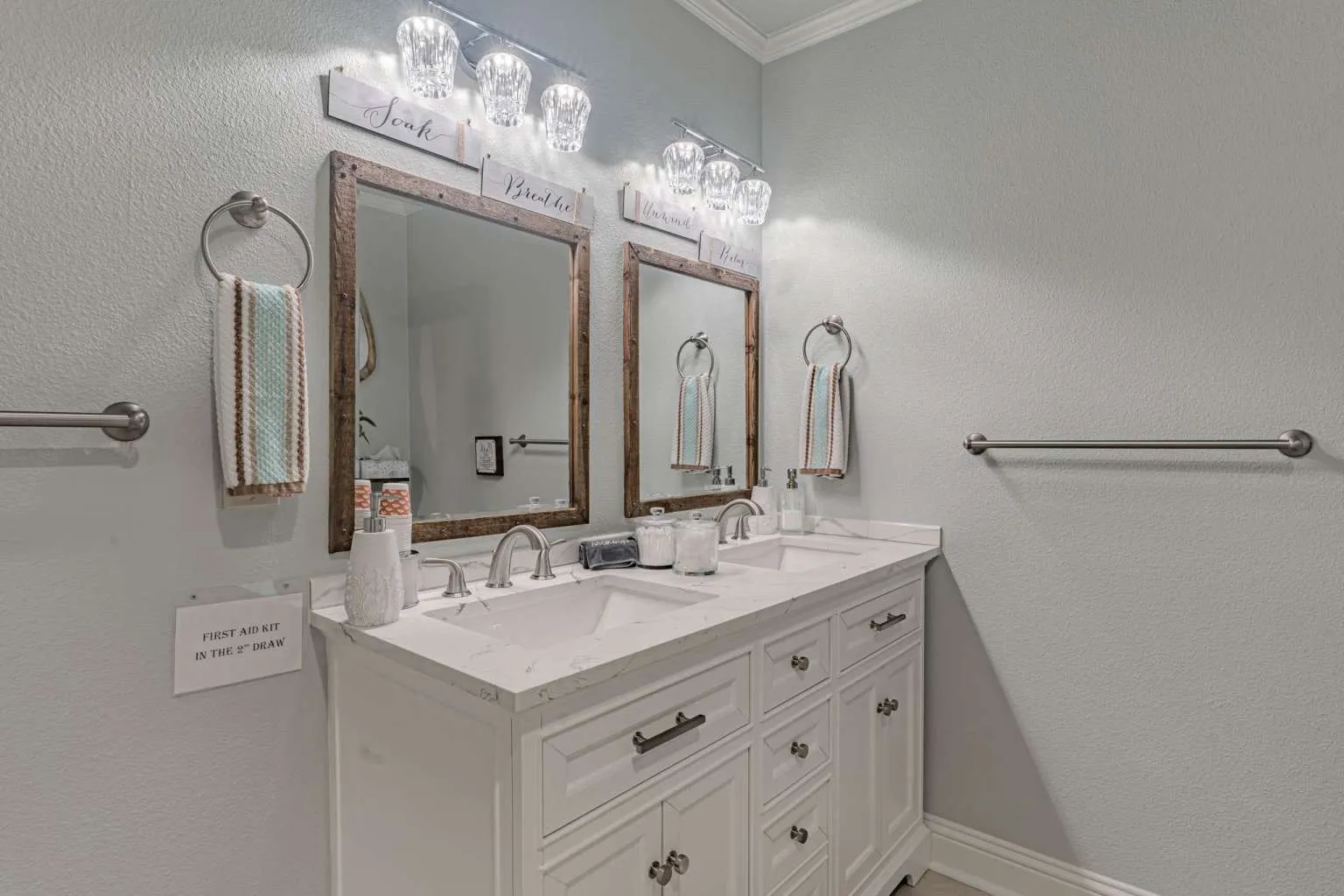 Single Family Residence For Sale in Hood County , 1011 Pawnee Trail, Granbury, Texas 76048, 3 Bedroom, 2 Bathroom, Garage spaces, 1,008 Sqft, built in 1978, mls#21334964, Real Estate Agent in Granbury, Homes For Sale in Hood county, Homes For Sale in Granbury, Realtor in Granbury Texas, Real Estate Brokerage Independent Realty Texas, Luminita Cordes Realtor