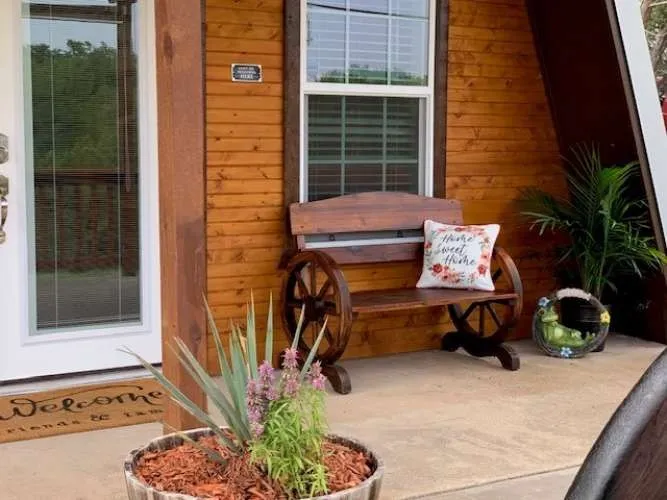 Single Family Residence For Sale in Hood County , 1011 Pawnee Trail, Granbury, Texas 76048, 3 Bedroom, 2 Bathroom, Garage spaces, 1,008 Sqft, built in 1978, mls#21334964, Real Estate Agent in Granbury, Homes For Sale in Hood county, Homes For Sale in Granbury, Realtor in Granbury Texas, Real Estate Brokerage Independent Realty Texas, Luminita Cordes Realtor