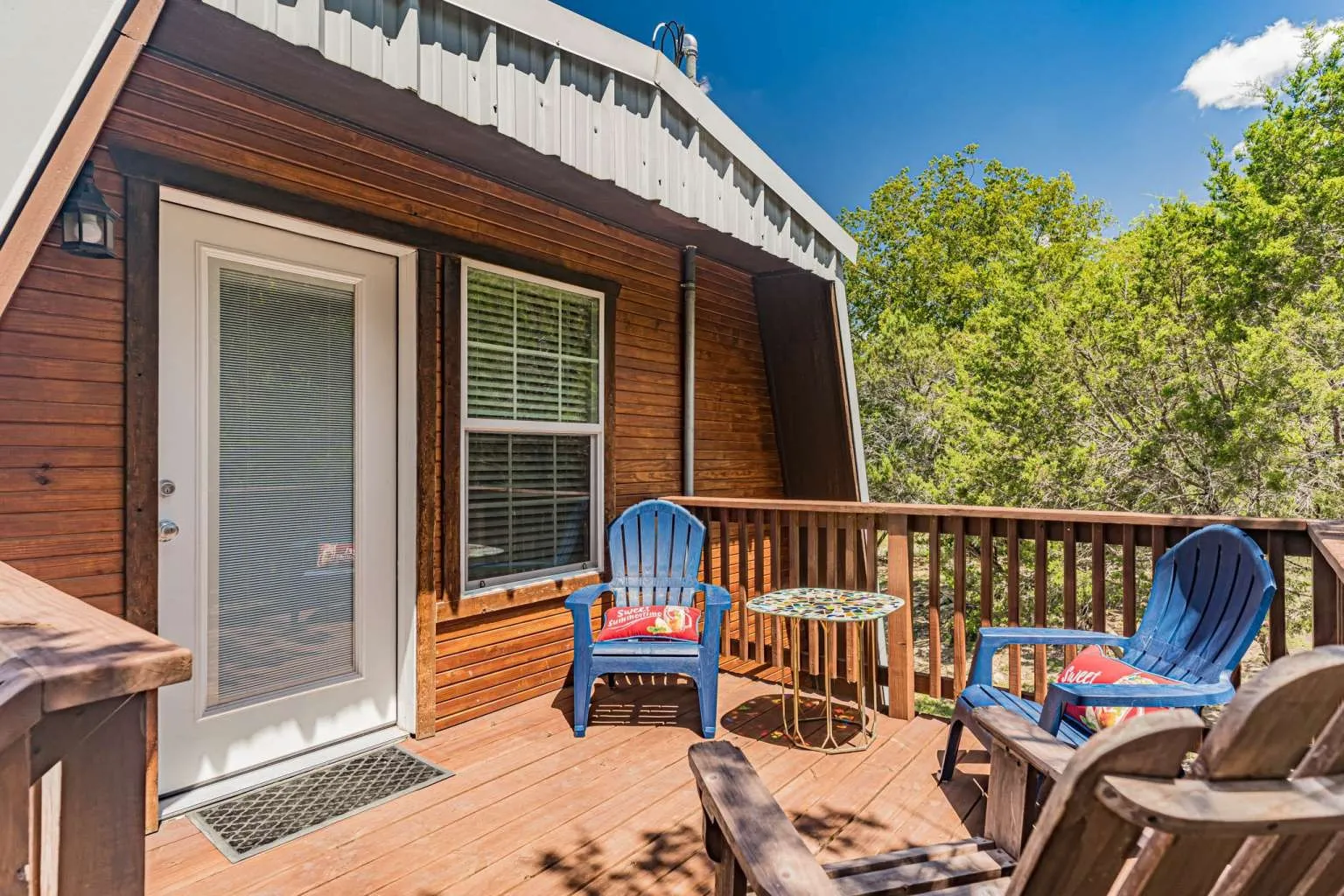 Single Family Residence For Sale in Hood County , 1011 Pawnee Trail, Granbury, Texas 76048, 3 Bedroom, 2 Bathroom, Garage spaces, 1,008 Sqft, built in 1978, mls#21334964, Real Estate Agent in Granbury, Homes For Sale in Hood county, Homes For Sale in Granbury, Realtor in Granbury Texas, Real Estate Brokerage Independent Realty Texas, Luminita Cordes Realtor