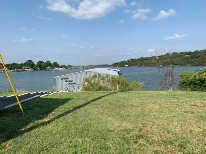 Single Family Residence For Sale in Hood County , 1011 Pawnee Trail, Granbury, Texas 76048, 3 Bedroom, 2 Bathroom, Garage spaces, 1,008 Sqft, built in 1978, mls#21334964, Real Estate Agent in Granbury, Homes For Sale in Hood county, Homes For Sale in Granbury, Realtor in Granbury Texas, Real Estate Brokerage Independent Realty Texas, Luminita Cordes Realtor