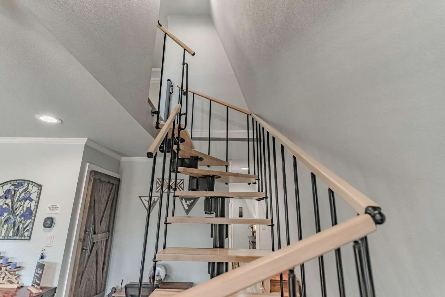 Single Family Residence For Sale in Hood County , 1011 Pawnee Trail, Granbury, Texas 76048, 3 Bedroom, 2 Bathroom, Garage spaces, 1,008 Sqft, built in 1978, mls#21334964, Real Estate Agent in Granbury, Homes For Sale in Hood county, Homes For Sale in Granbury, Realtor in Granbury Texas, Real Estate Brokerage Independent Realty Texas, Luminita Cordes Realtor