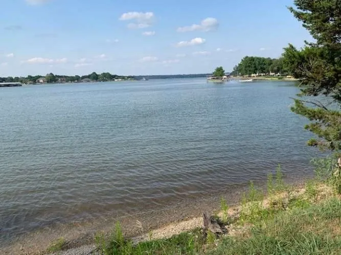 Single Family Residence For Sale in Hood County , 1011 Pawnee Trail, Granbury, Texas 76048, 3 Bedroom, 2 Bathroom, Garage spaces, 1,008 Sqft, built in 1978, mls#21334964, Real Estate Agent in Granbury, Homes For Sale in Hood county, Homes For Sale in Granbury, Realtor in Granbury Texas, Real Estate Brokerage Independent Realty Texas, Luminita Cordes Realtor