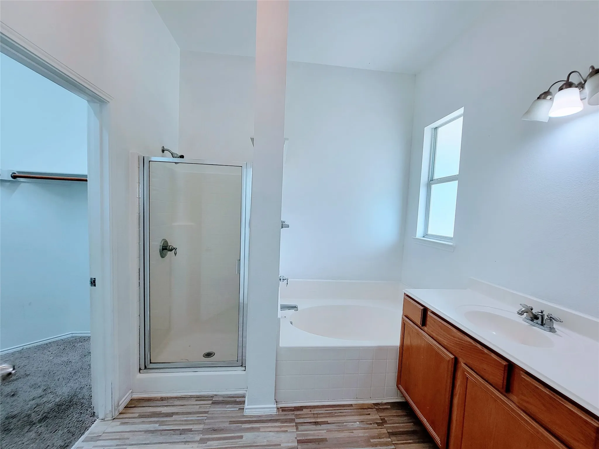 Single Family Residence For Sale in Tarrant County , 8033 Summer Stream Drive, Fort Worth, Texas 76134, 3 Bedroom, 2 Bathroom, 2 Garage spaces, 1,789 Sqft, built in 2005, mls#21331612, Real Estate Agent in Fort Worth, Homes For Sale in Tarrant county, Homes For Sale in Fort Worth, Realtor in Fort Worth Texas, Real Estate Brokerage Independent Realty Texas, Luminita Cordes Realtor
